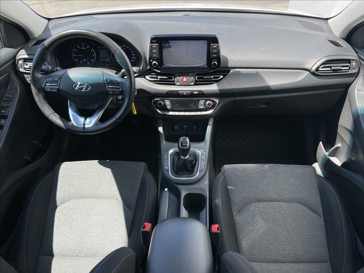 Hyundai i30, 1,5 T-GDI Combi Smart PDC - fotka 6