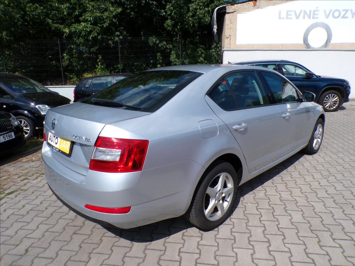 Škoda Octavia, 1,6 TDI  DIGI.KLIMA - fotka 5