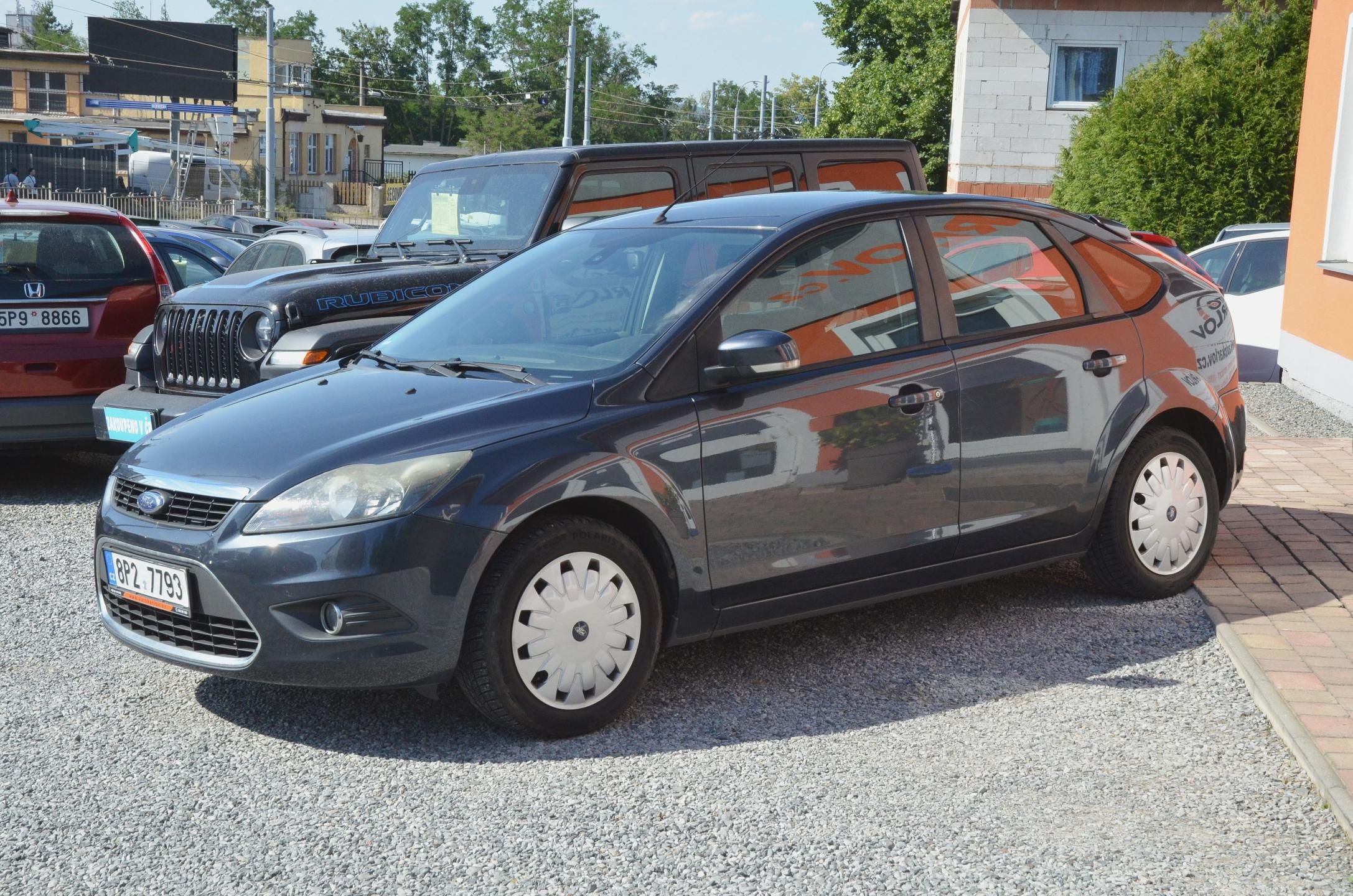 Ford Focus, 1.6i 16V 74kW TITANIUM 2x kola - fotka 3