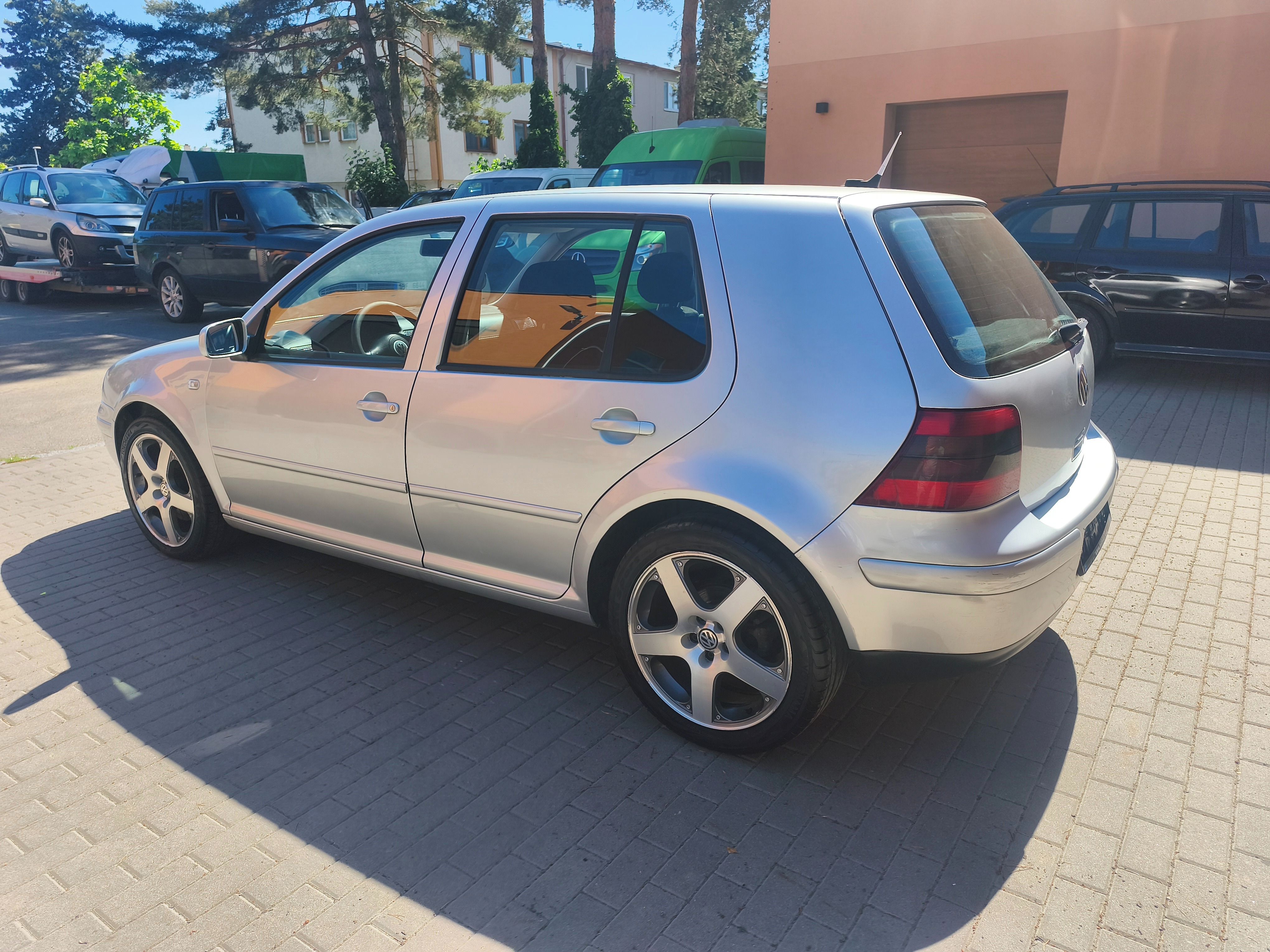 Volkswagen Golf - fotka 4