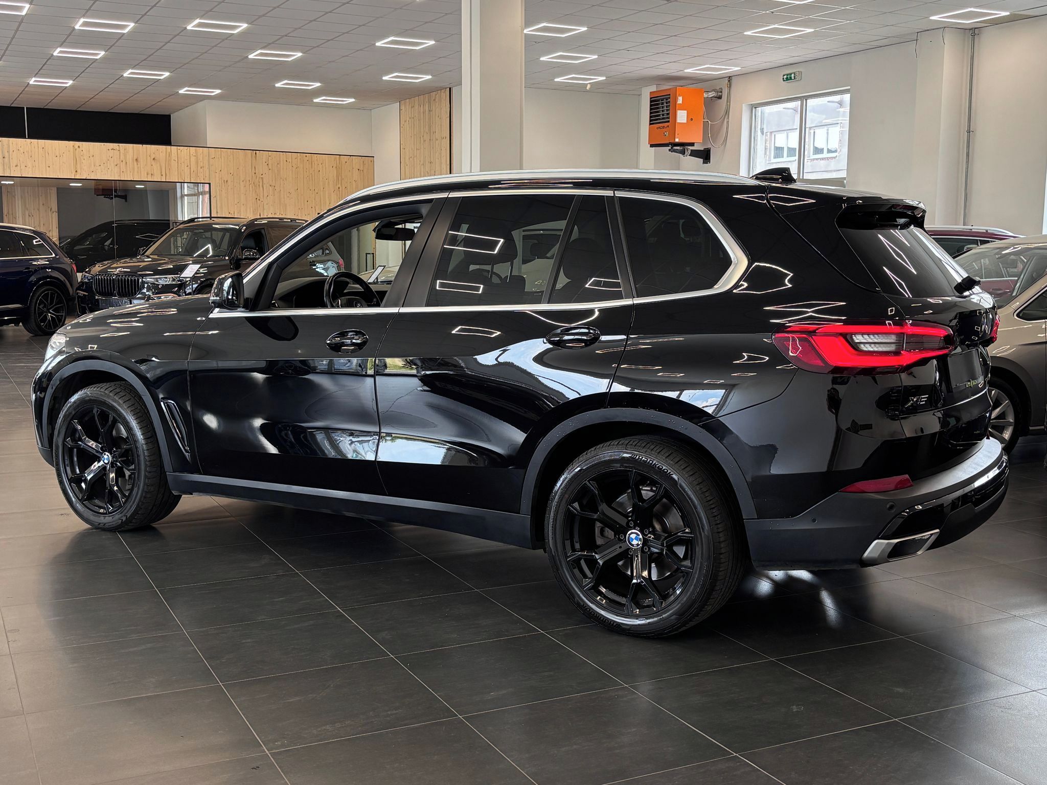 BMW X5, xDrive 30d, 195kW, ČR, 111000 - fotka 4