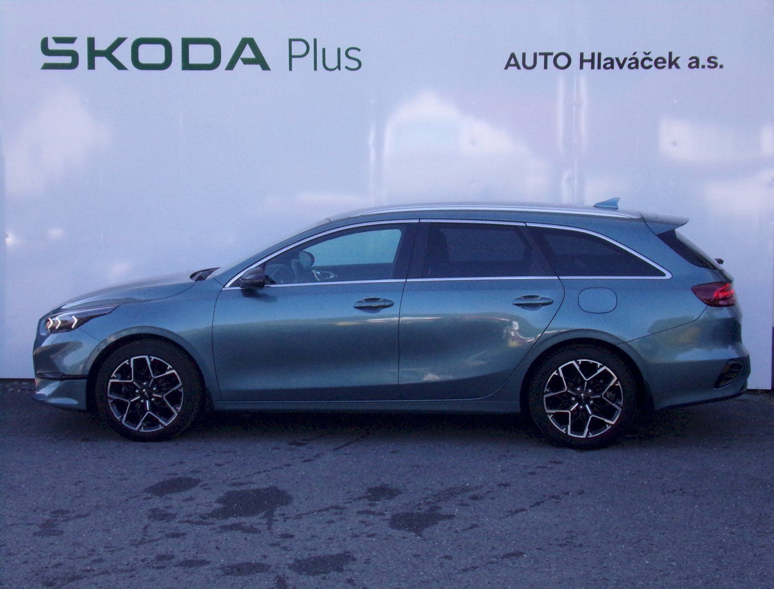 Kia Cee´d SW, CD 1,5 T-GDi GPF/103 kW EDICE - fotka 3