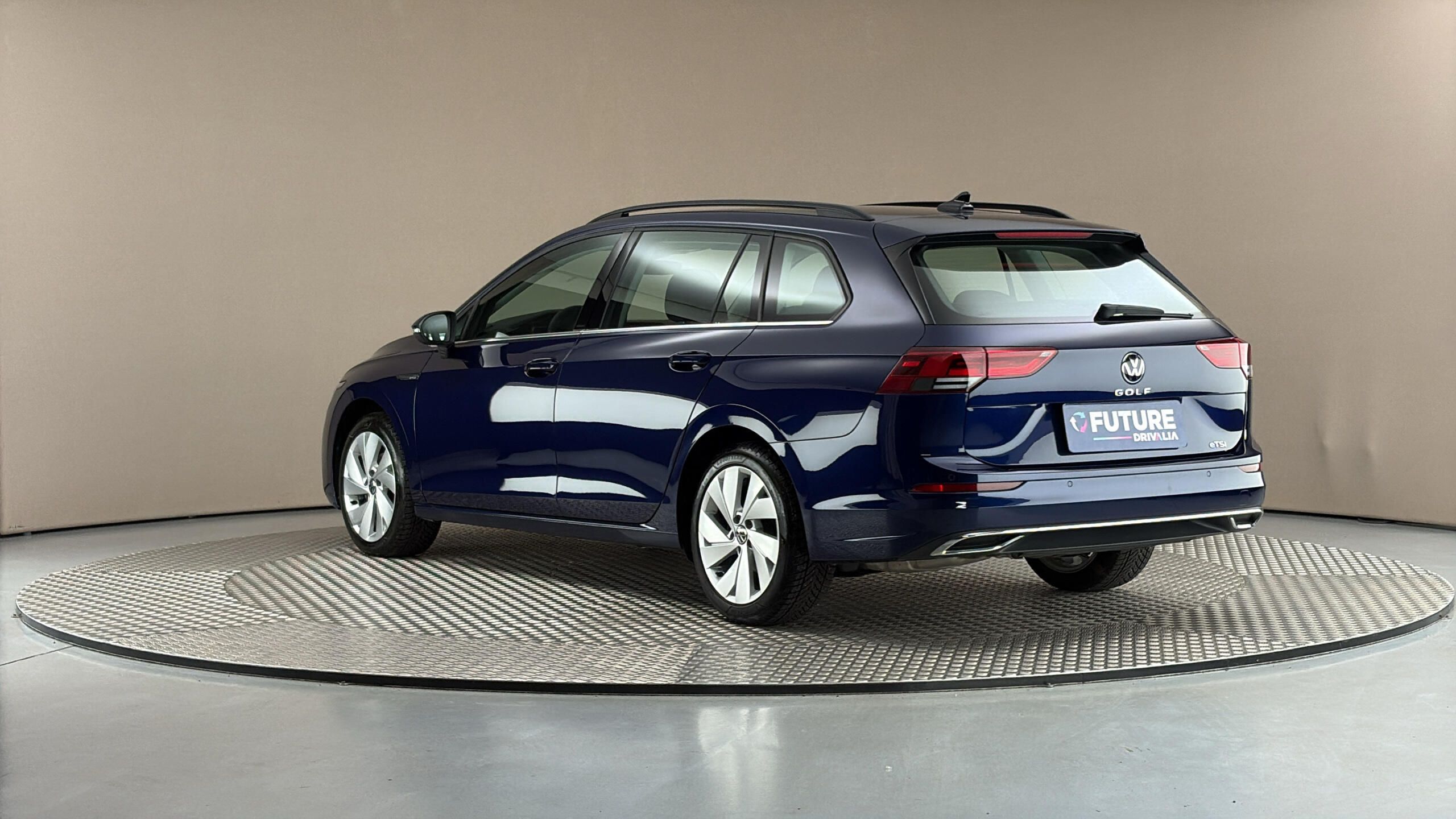 Volkswagen Golf, 1.5 TSI DSG Style Variant - fotka 2