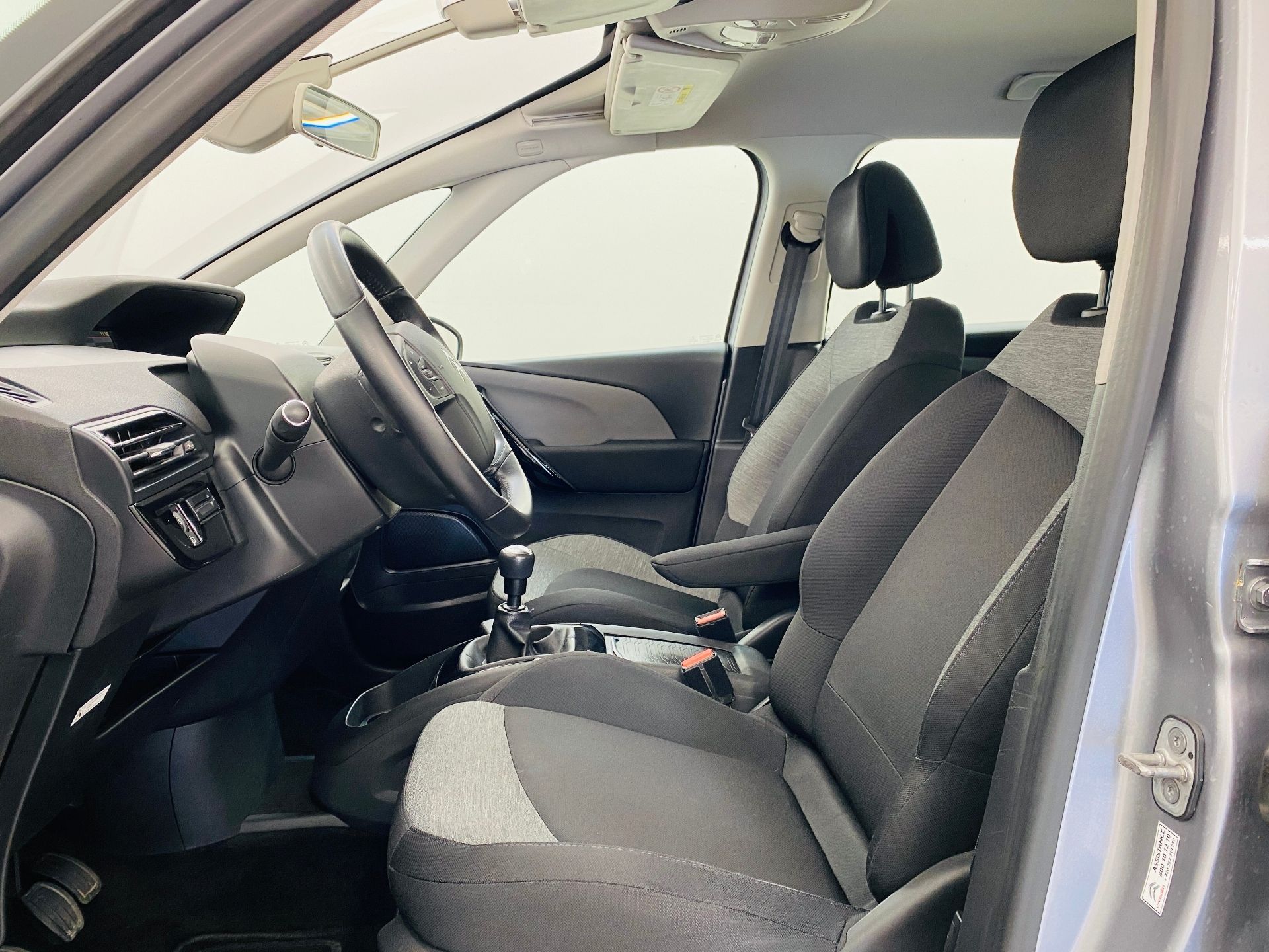 Citroën Grand C4 Picasso, 1.6 HDi 88kW 1.Majitel - fotka 5