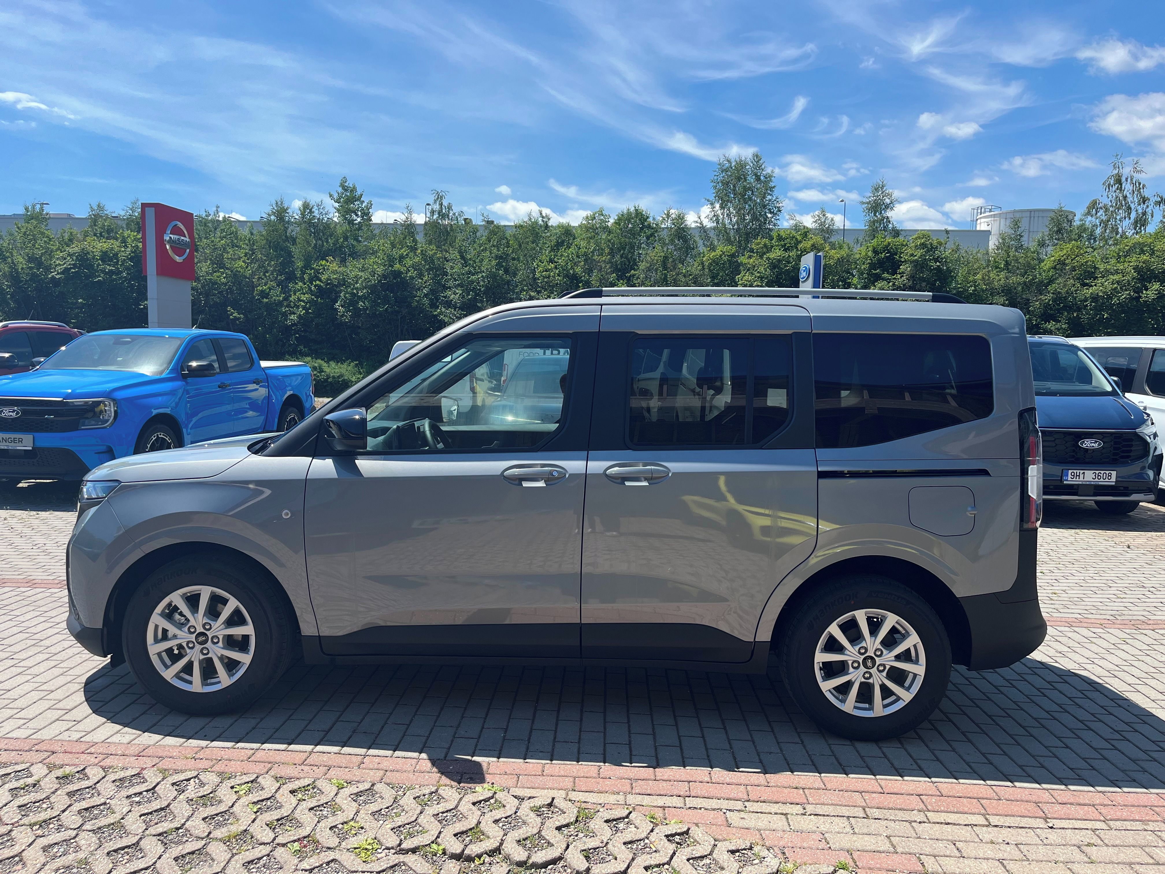Ford Tourneo Courier, 1.0 EcoBoost 92 kW Titanium - fotka 2