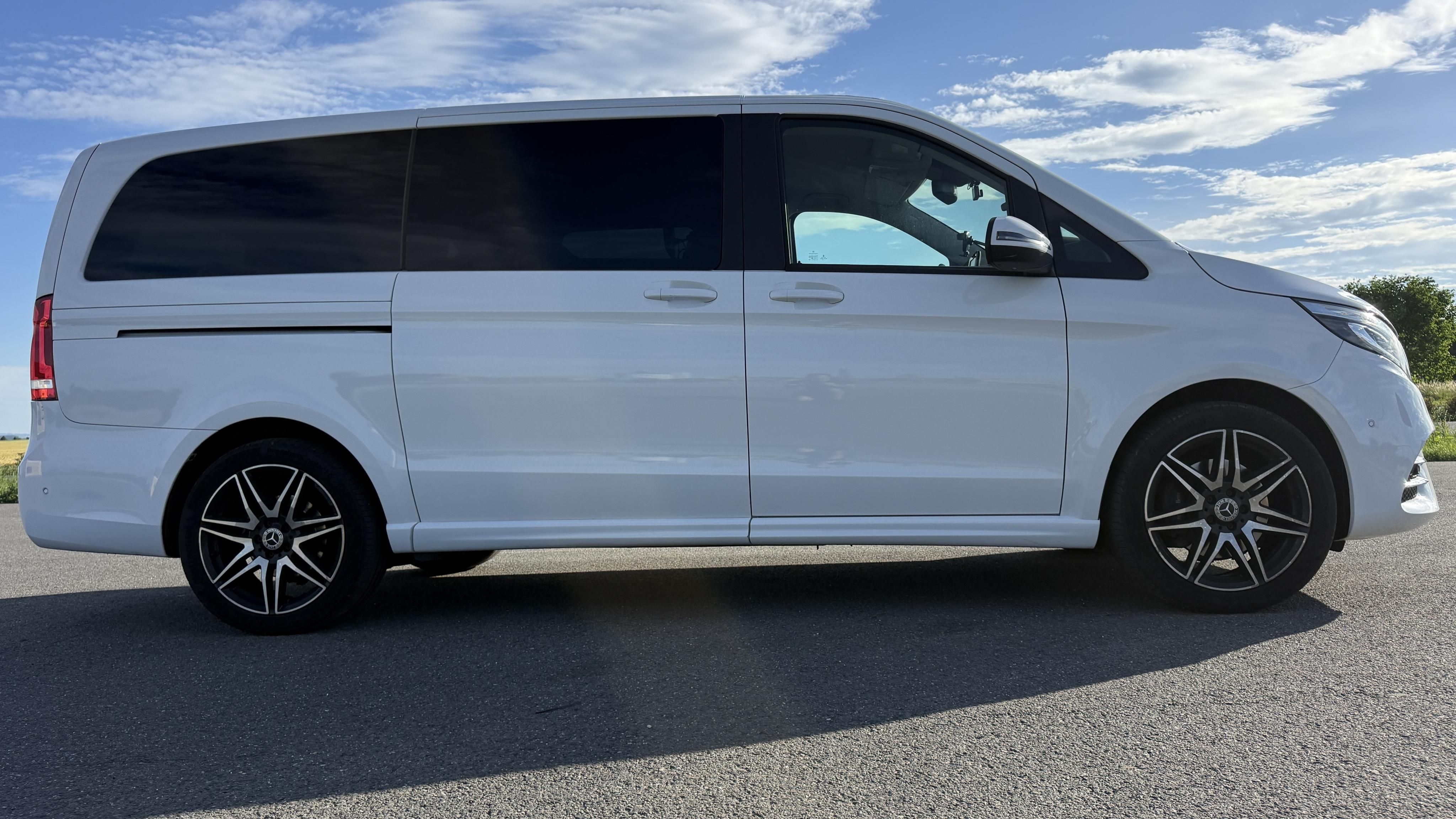 Mercedes-Benz Třídy V, Mercedes-Benz V 300 d 4M AMG - fotka 2