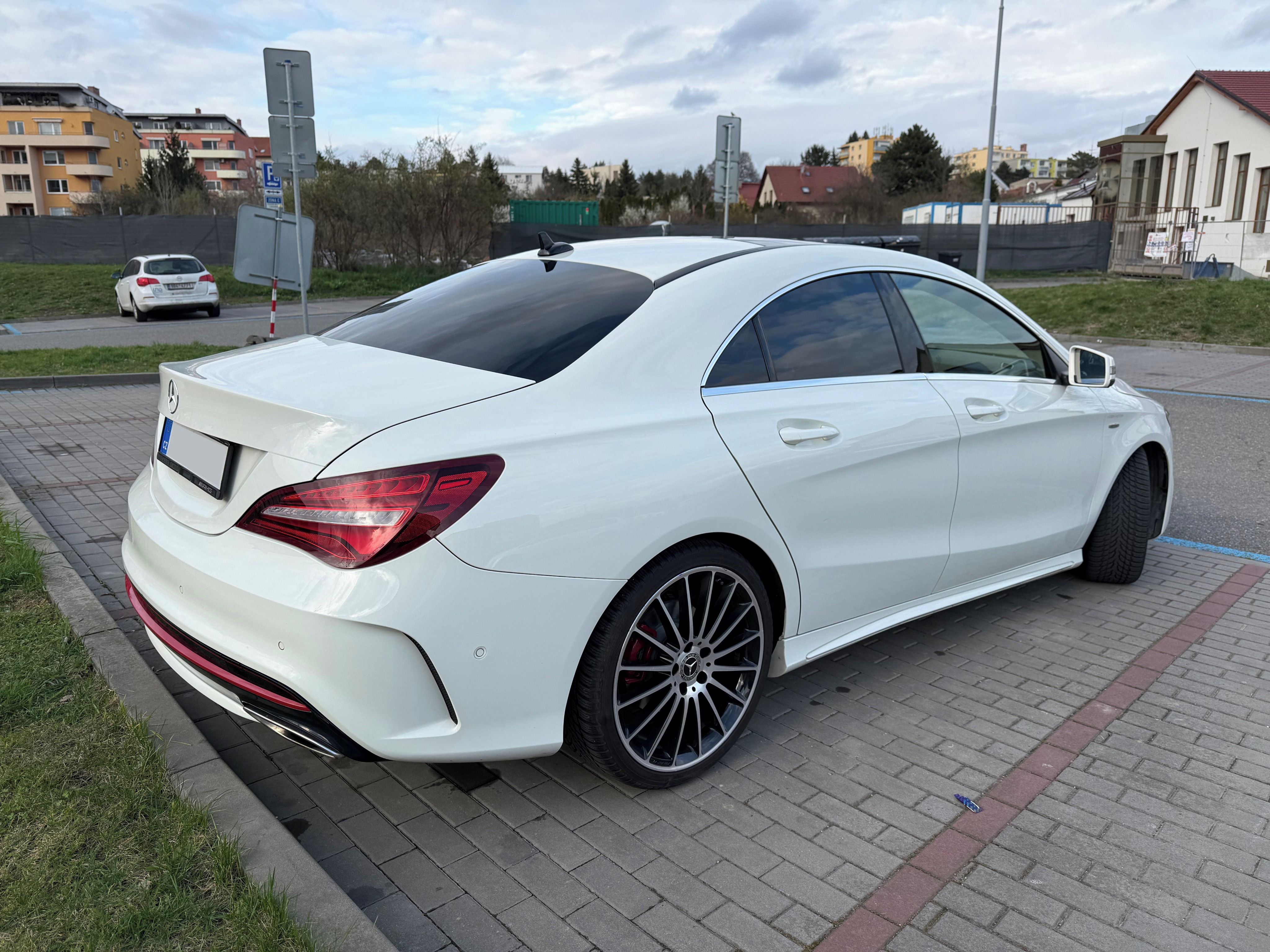 Mercedes-Benz CLA - fotka 4