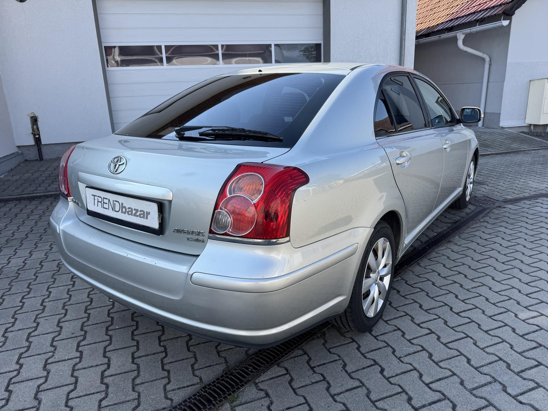Toyota Avensis, 2,0D-4D, ČR, 2.MAJ. - fotka 4