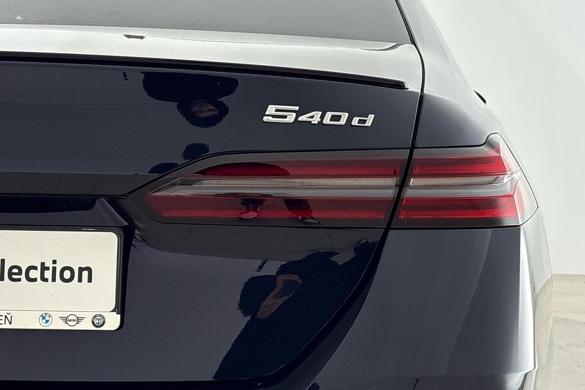 BMW Řada 5, 540d xDrive Sedan - fotka 4