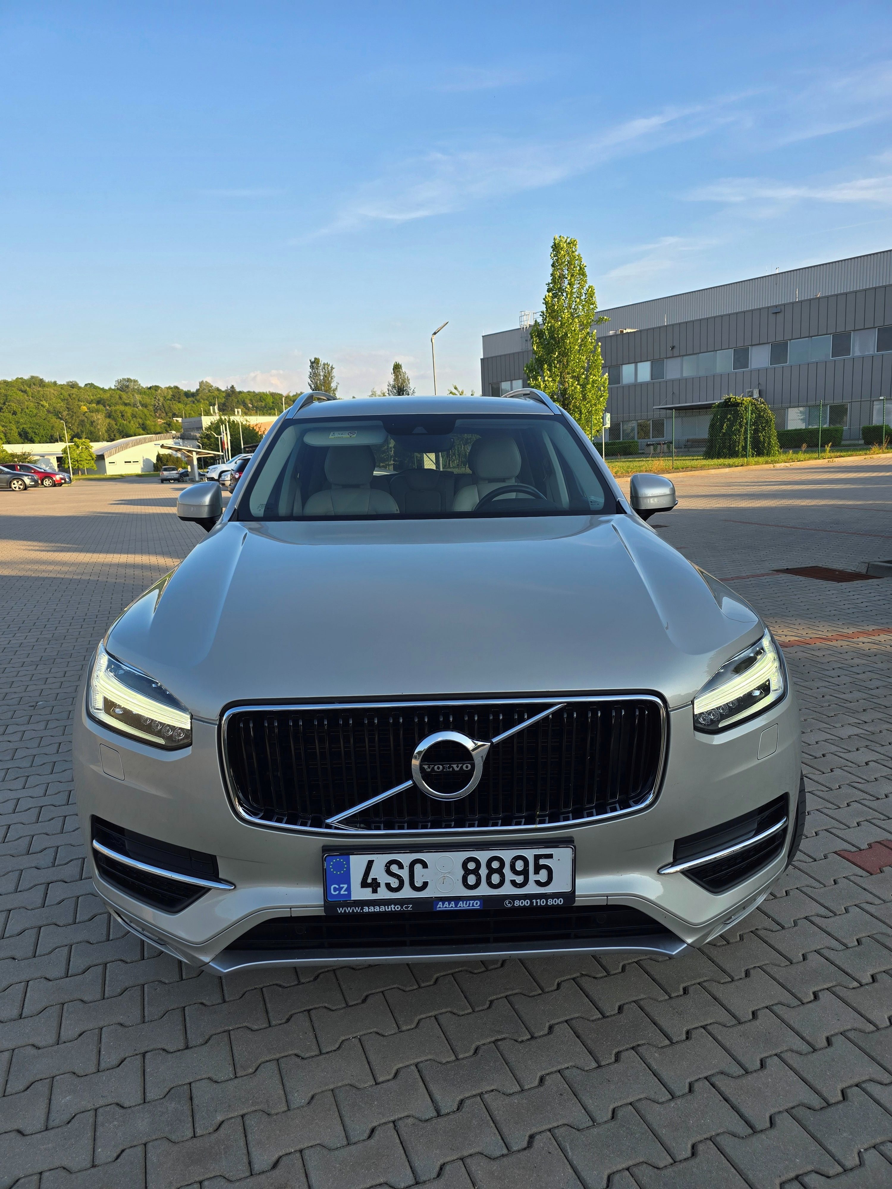 Volvo XC90, Volvo XC90 2,0 D5 AWD - fotka 3