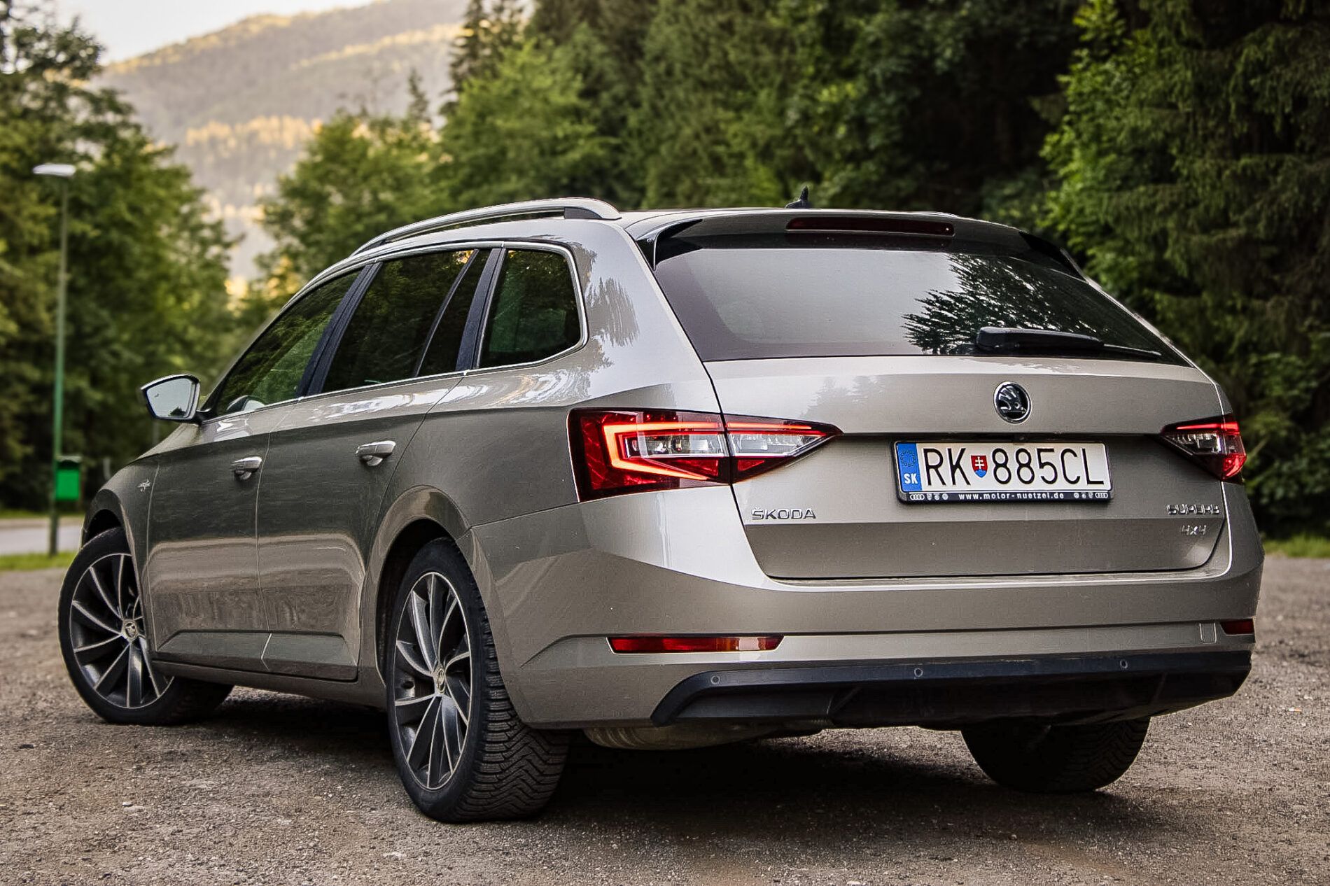 Škoda Superb - fotka 5