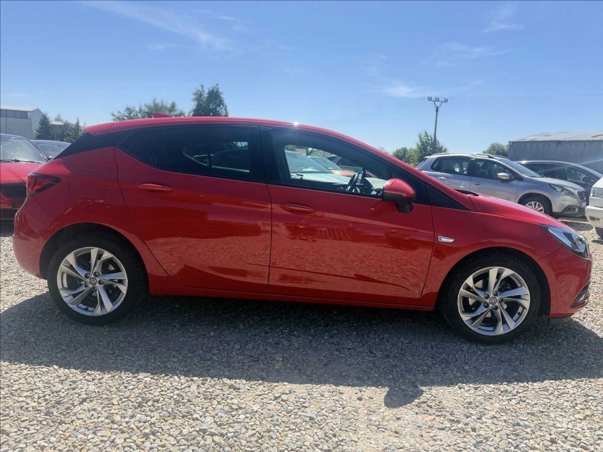 Opel Astra, 1,4 + TURBO 110kW 48tKm! - fotka 4