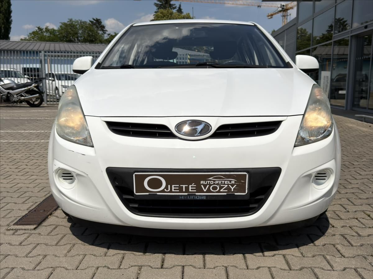 Hyundai i20, 1,3 i, MT  Inclusive Plus - fotka 3