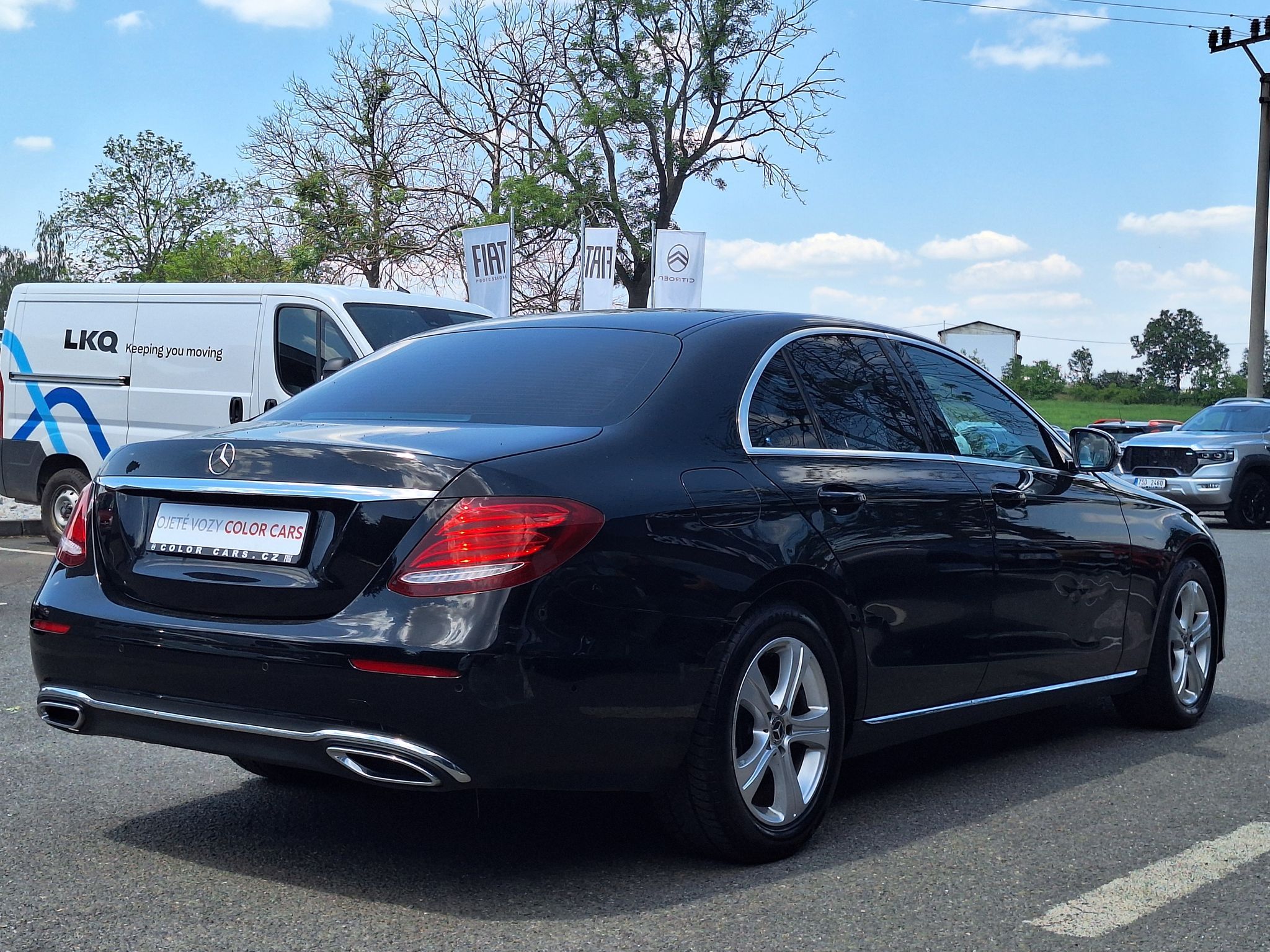 Mercedes-Benz Třídy E, 220 D 2.0 194k - fotka 4