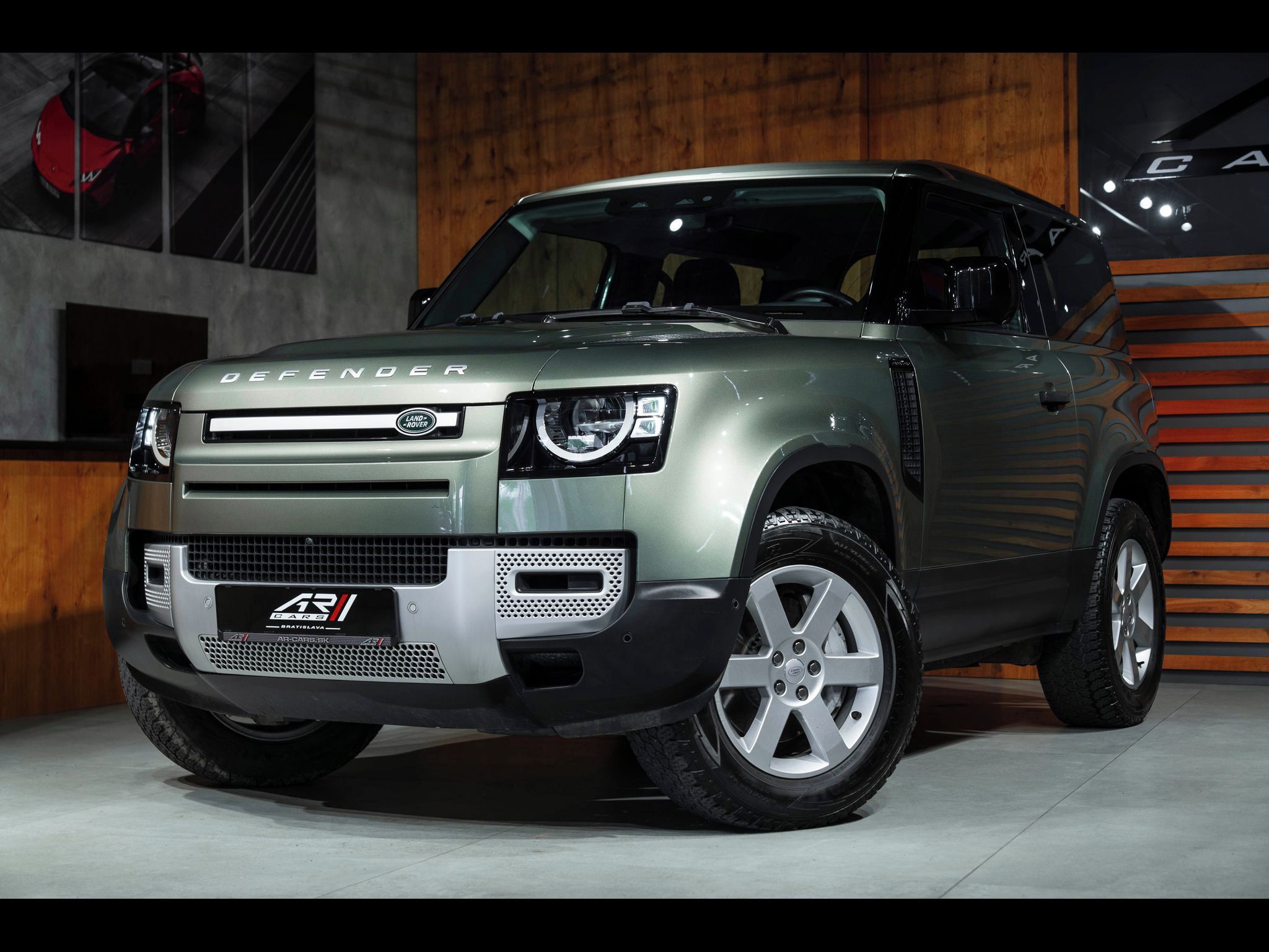 Land Rover Defender - fotka 2