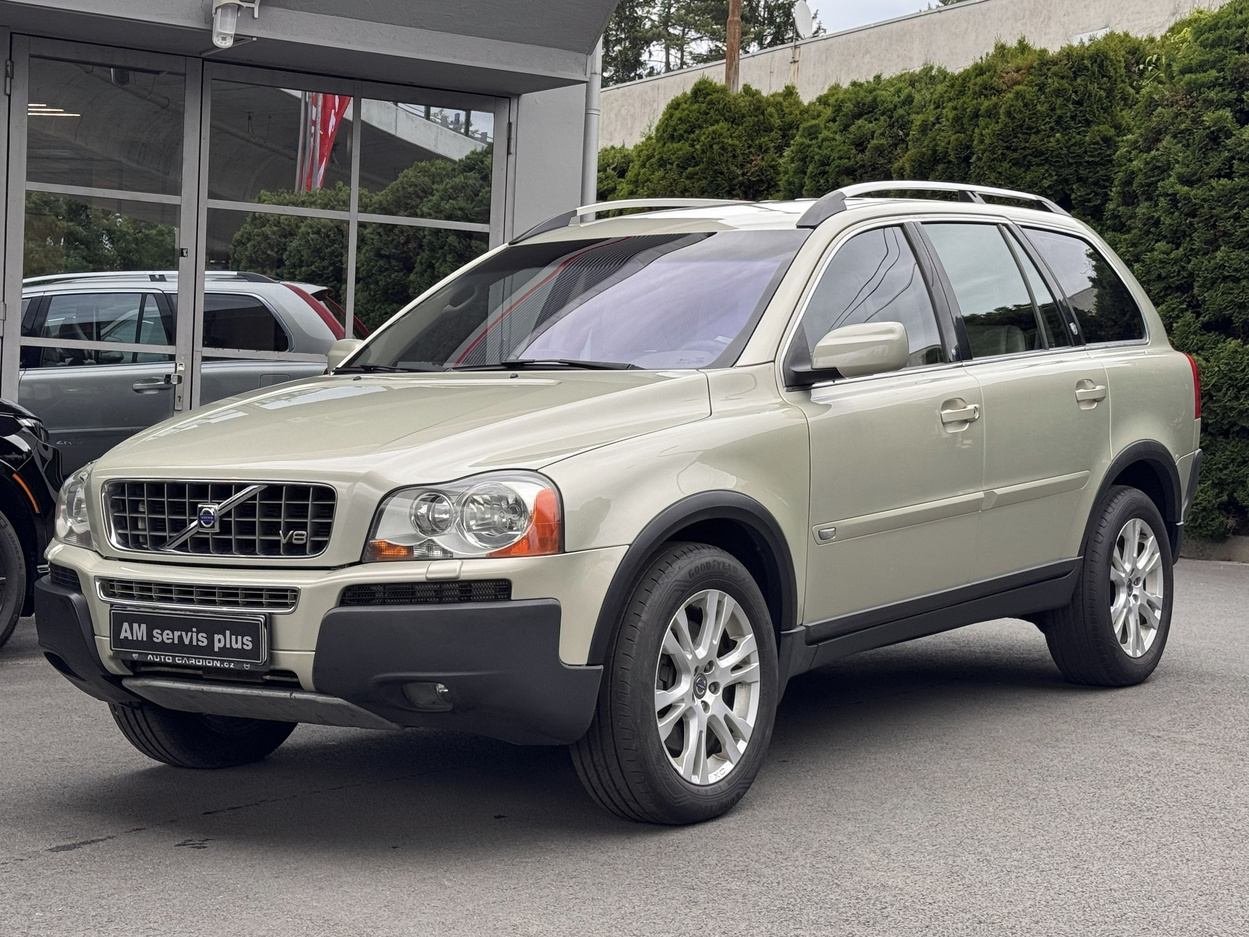 Volvo XC90, 4.4 V8