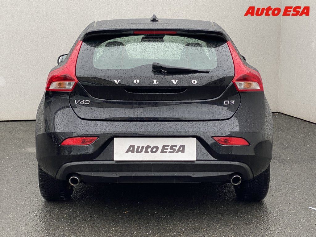 Volvo V40, 2.0 D,Momentum,bixen,navi - fotka 5