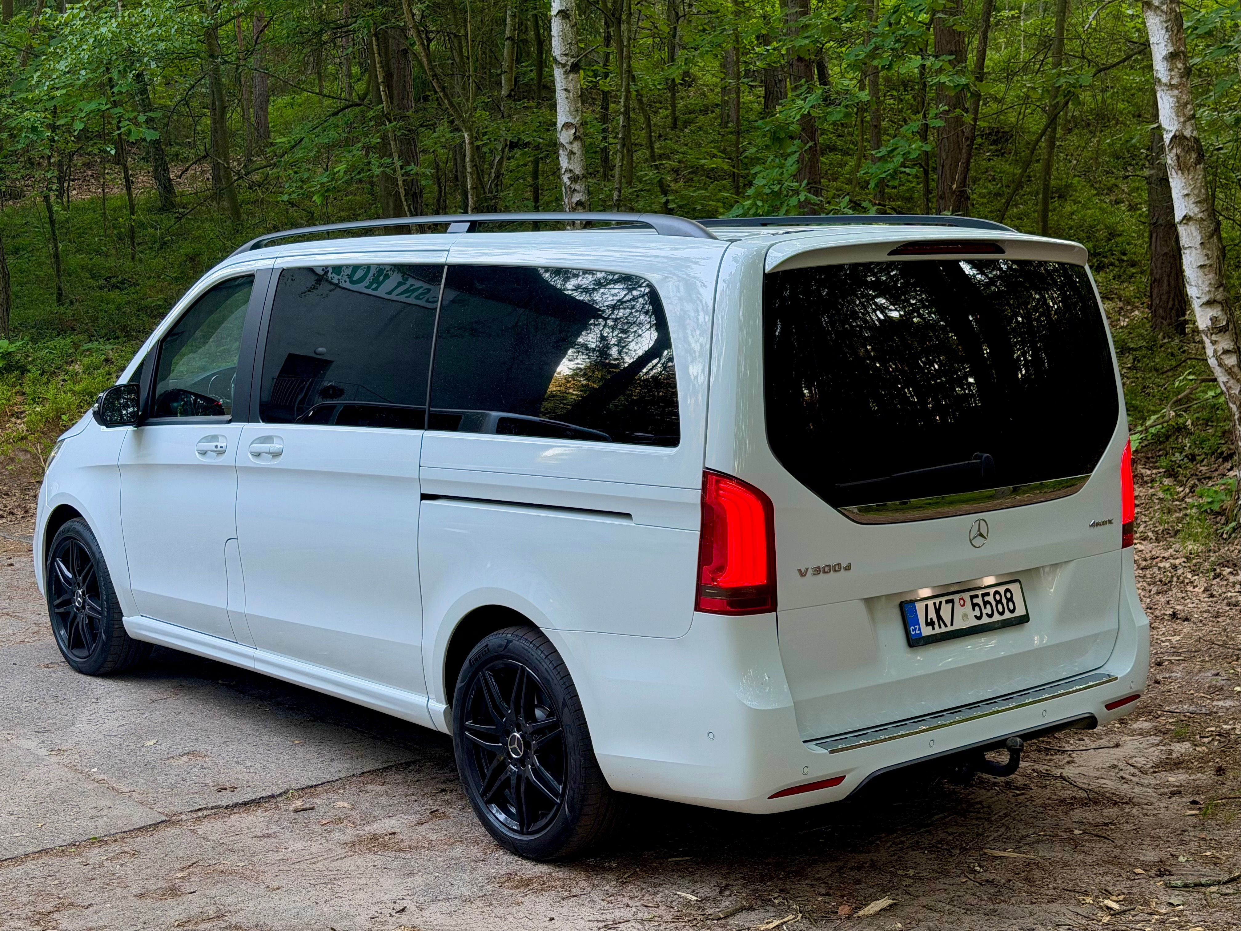 Mercedes-Benz Třídy V, V300d 4x4 174kW CZ AMG 6 míst - fotka 2