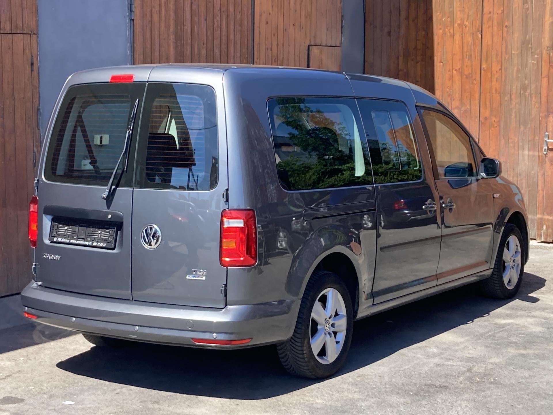 Volkswagen Caddy, MAXI 2,0TDi 7míst multtif.vola - fotka 4