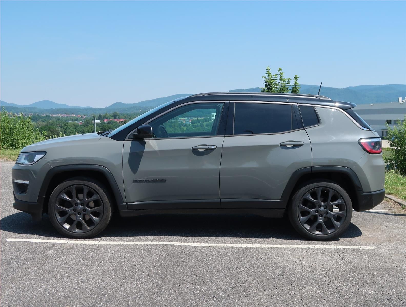 Jeep Compass, 1.3 T-GDI, Automat, Serv.kniha - fotka 3