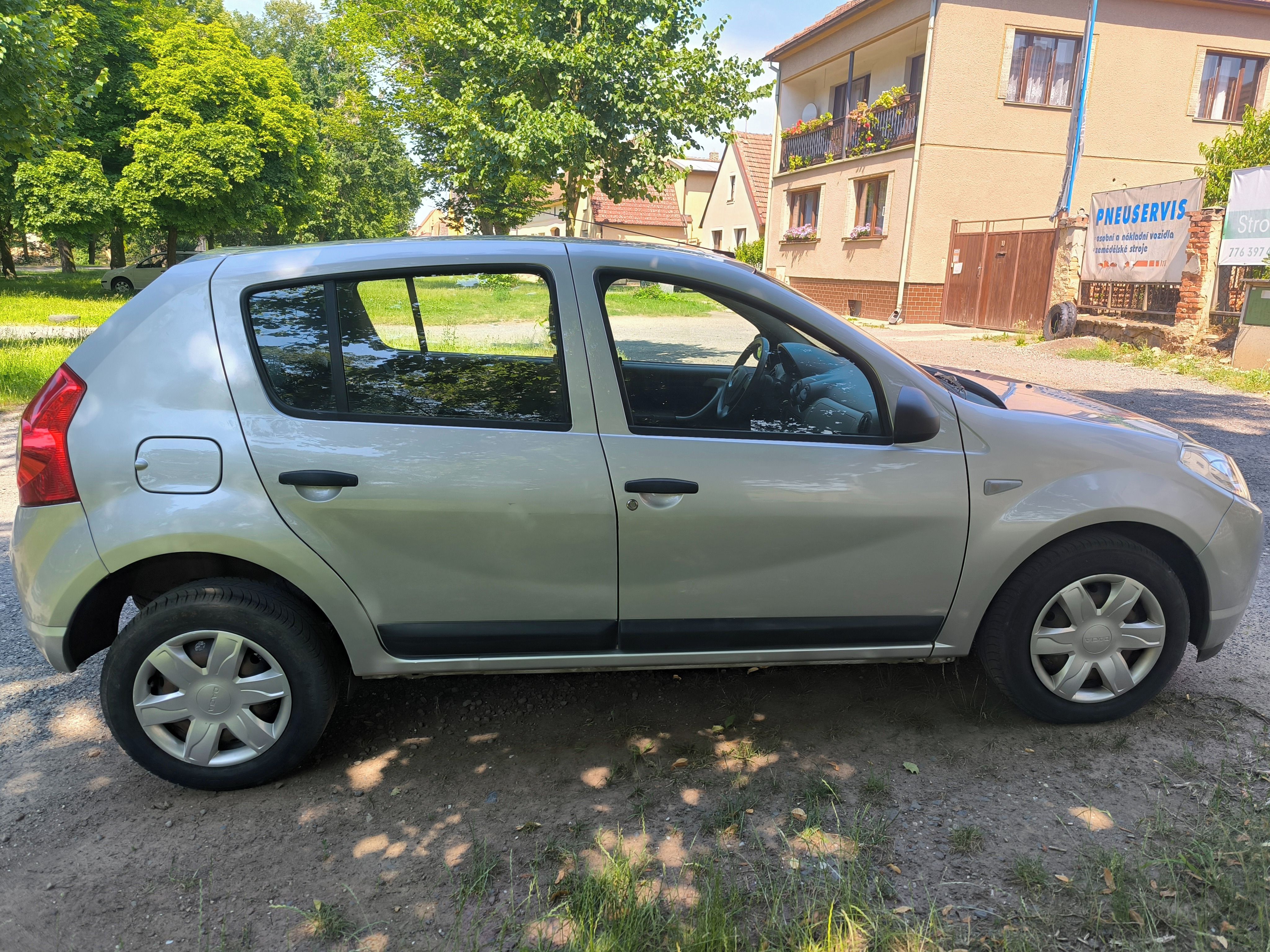 Dacia Sandero, 1.2 55 kW benzín 66 000 mm - fotka 4