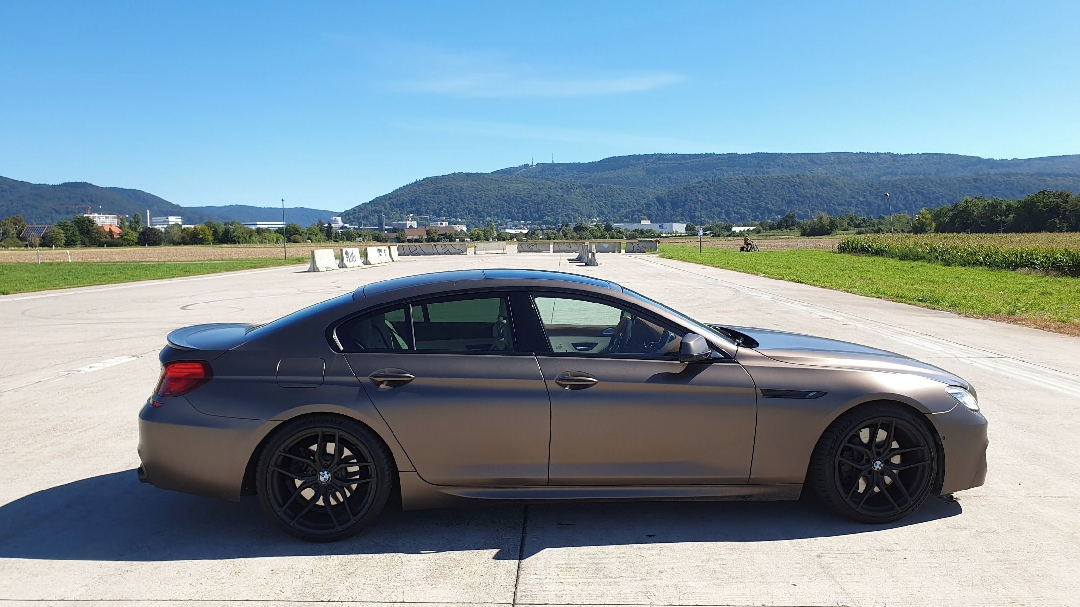BMW Řada 6, BMW 650i xDrive Individual - fotka 3