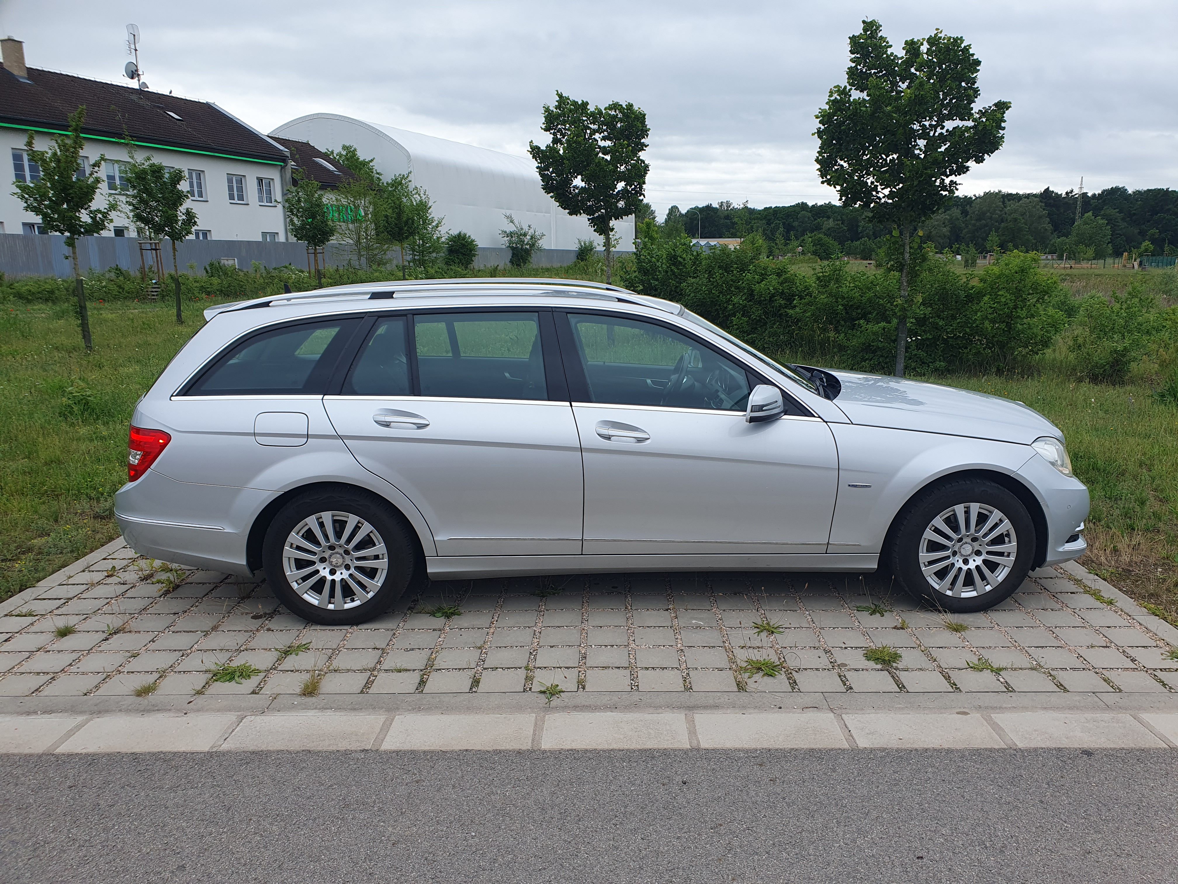 Mercedes-Benz Třídy C, 200 CGI - fotka 4