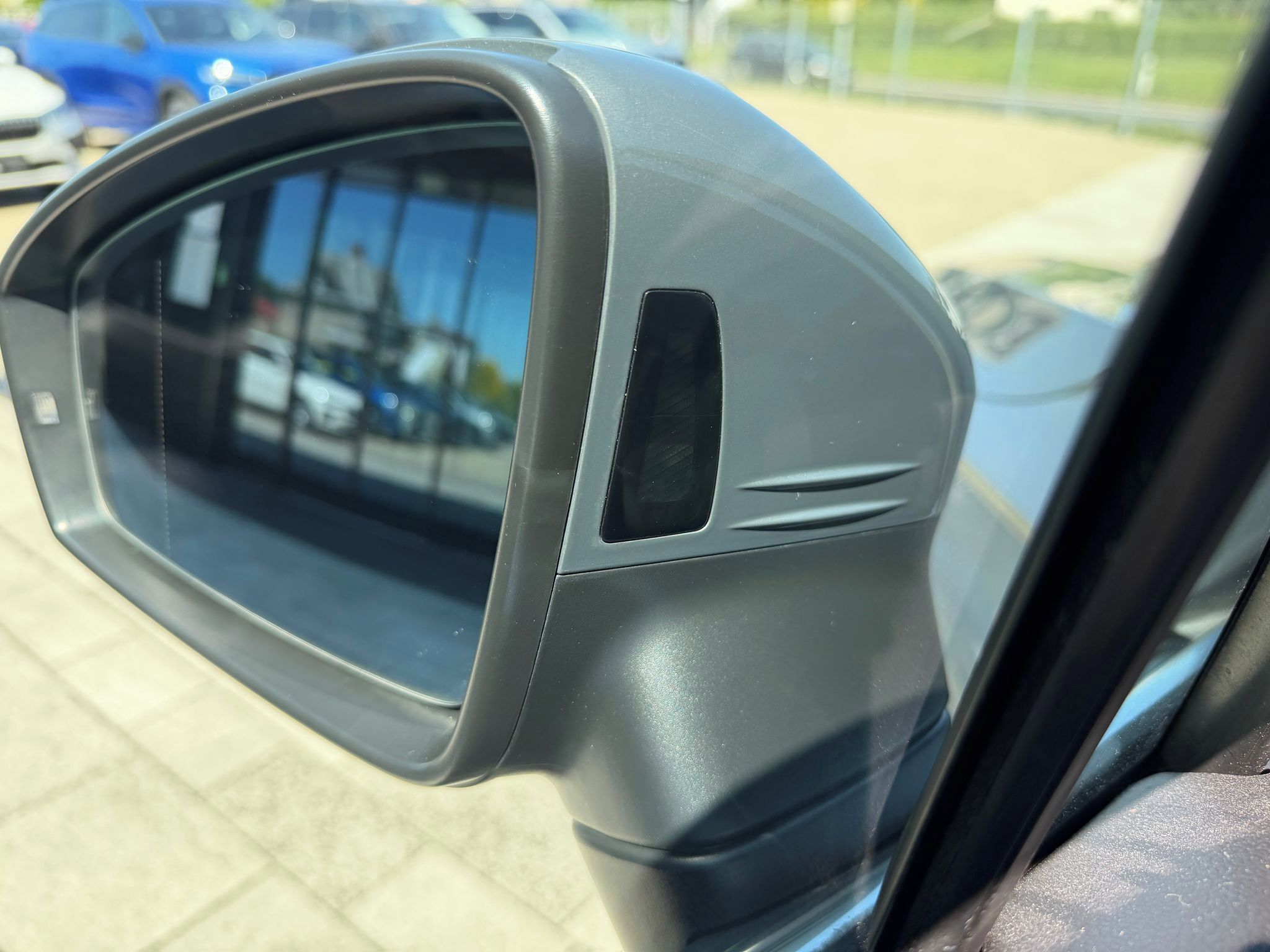 Volkswagen Tiguan, R-line 2.0 TDI 110 kW 4MOT DSG - fotka 6