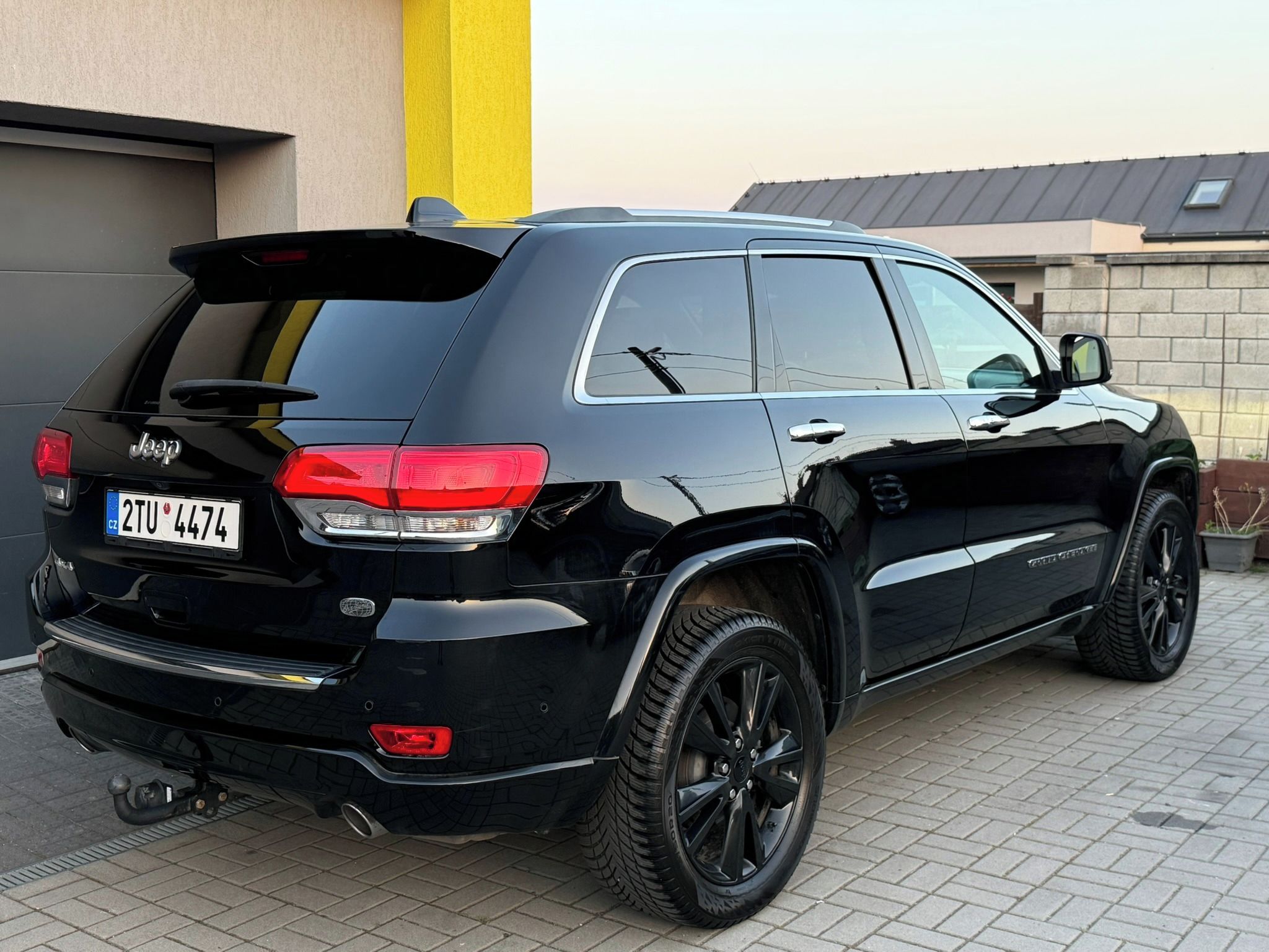 Jeep Grand Cherokee, 3.0CRDi OVERLAND! GAR. KM!! - fotka 2