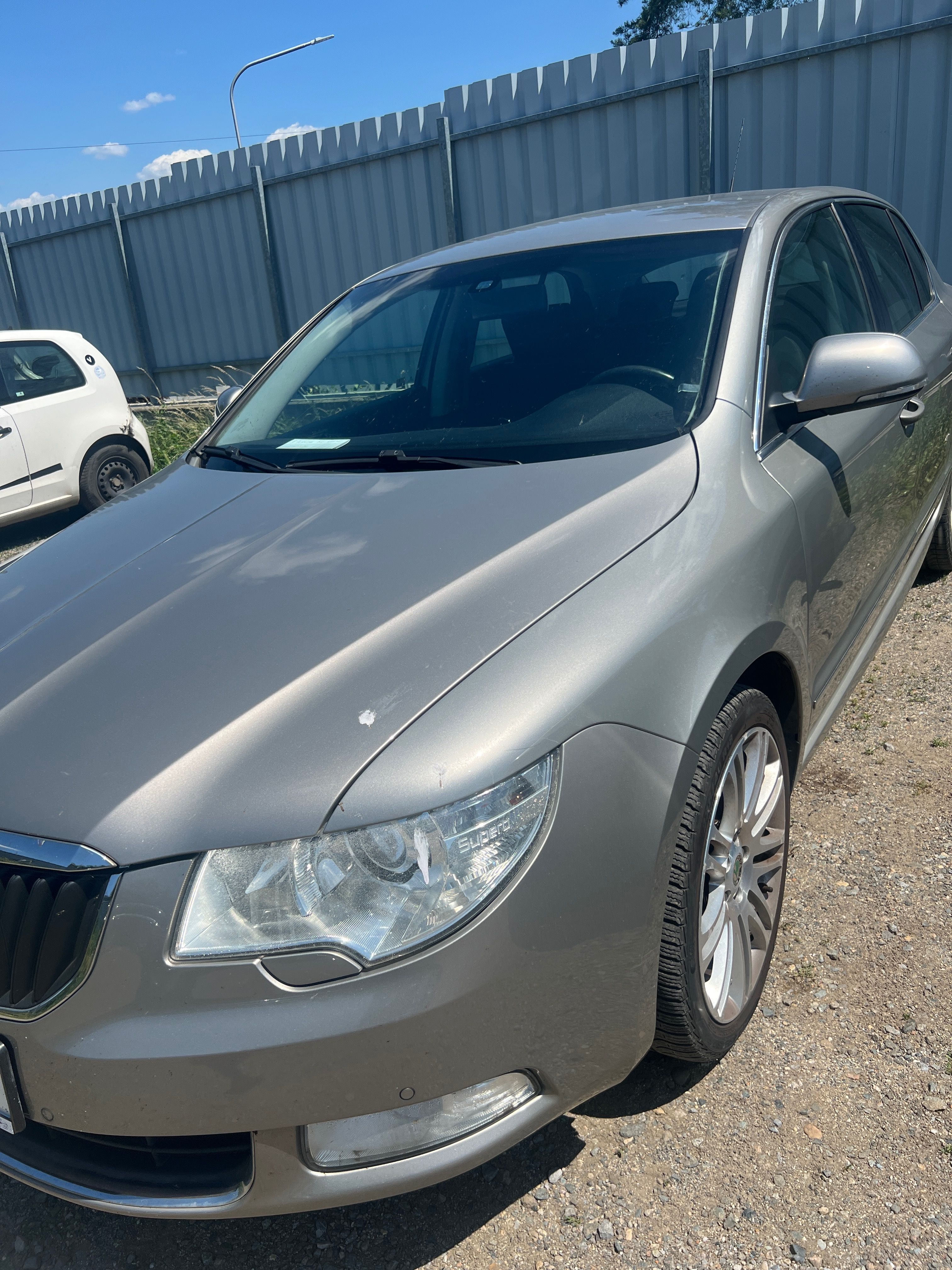 Škoda Superb, Superb TSI, 190 000 km, manuál - fotka 4