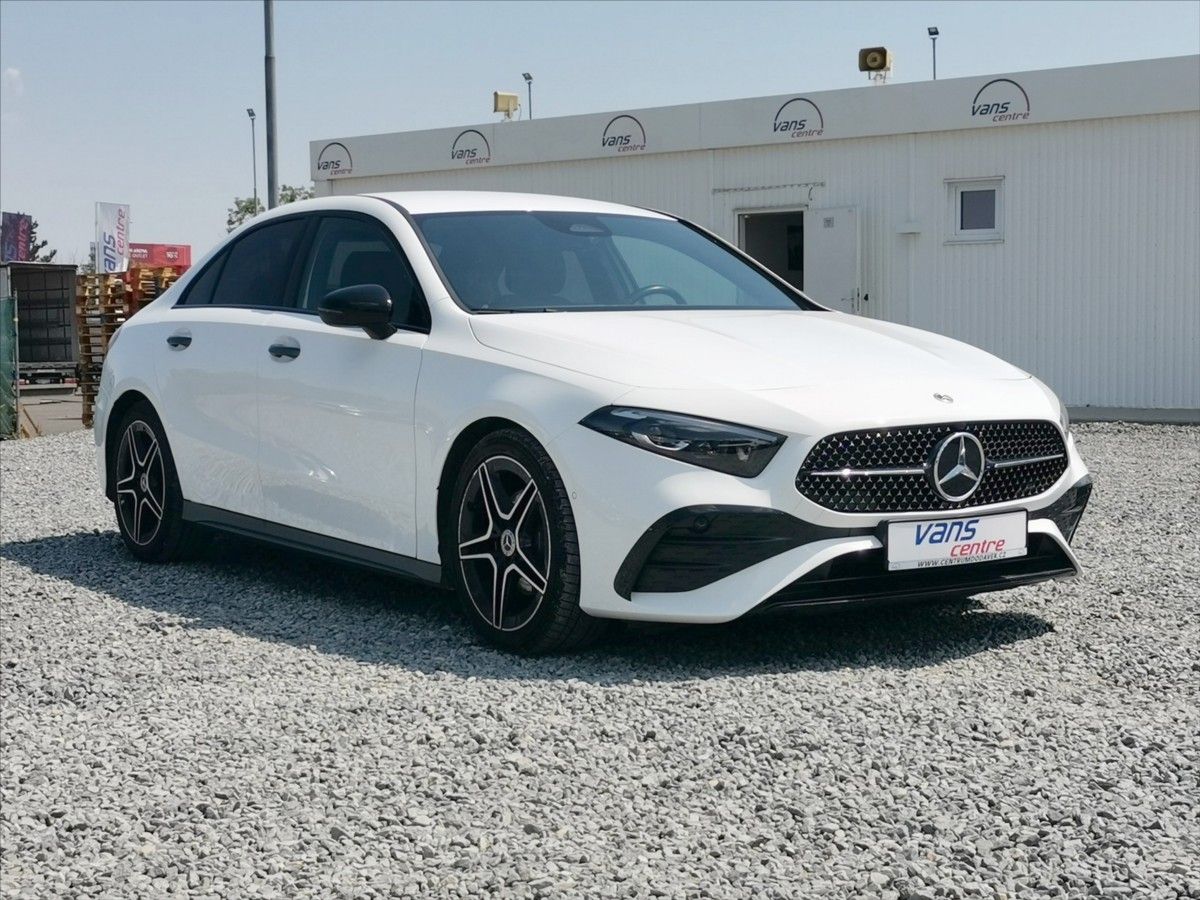 Mercedes-Benz Třídy A, A 180 AMG-line*Night*Keyless - fotka 2