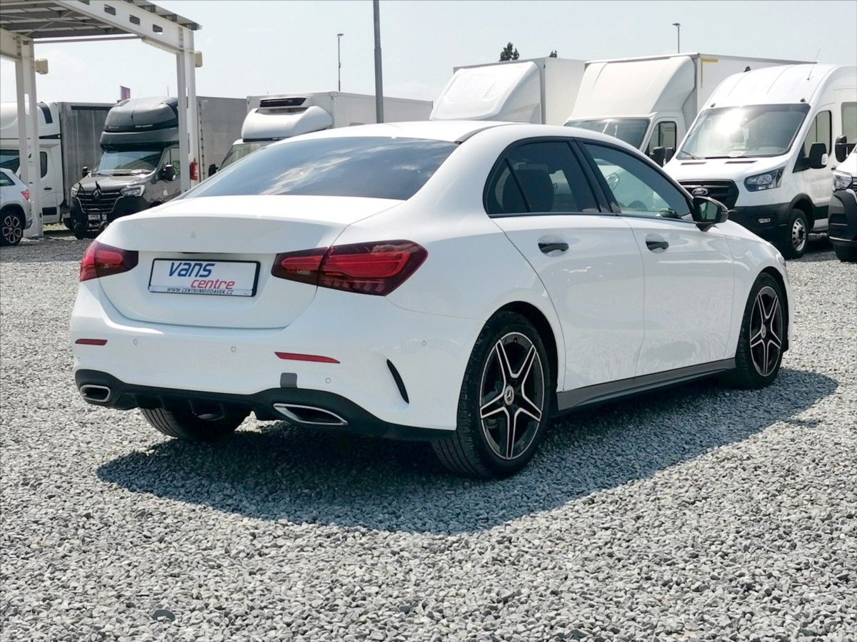 Mercedes-Benz Třídy A, A 180 AMG-line*Night*Keyless - fotka 3