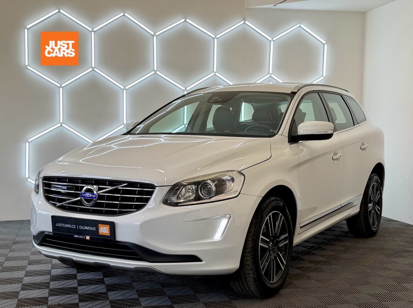 Volvo XC60, D3 110 kW SUMMUM/MANUÁL/SERV.K