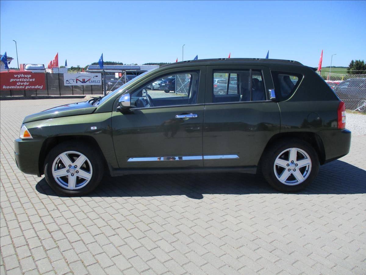 Jeep Compass, 2,0 CRD 103kw AWD Limited, bez - fotka 2
