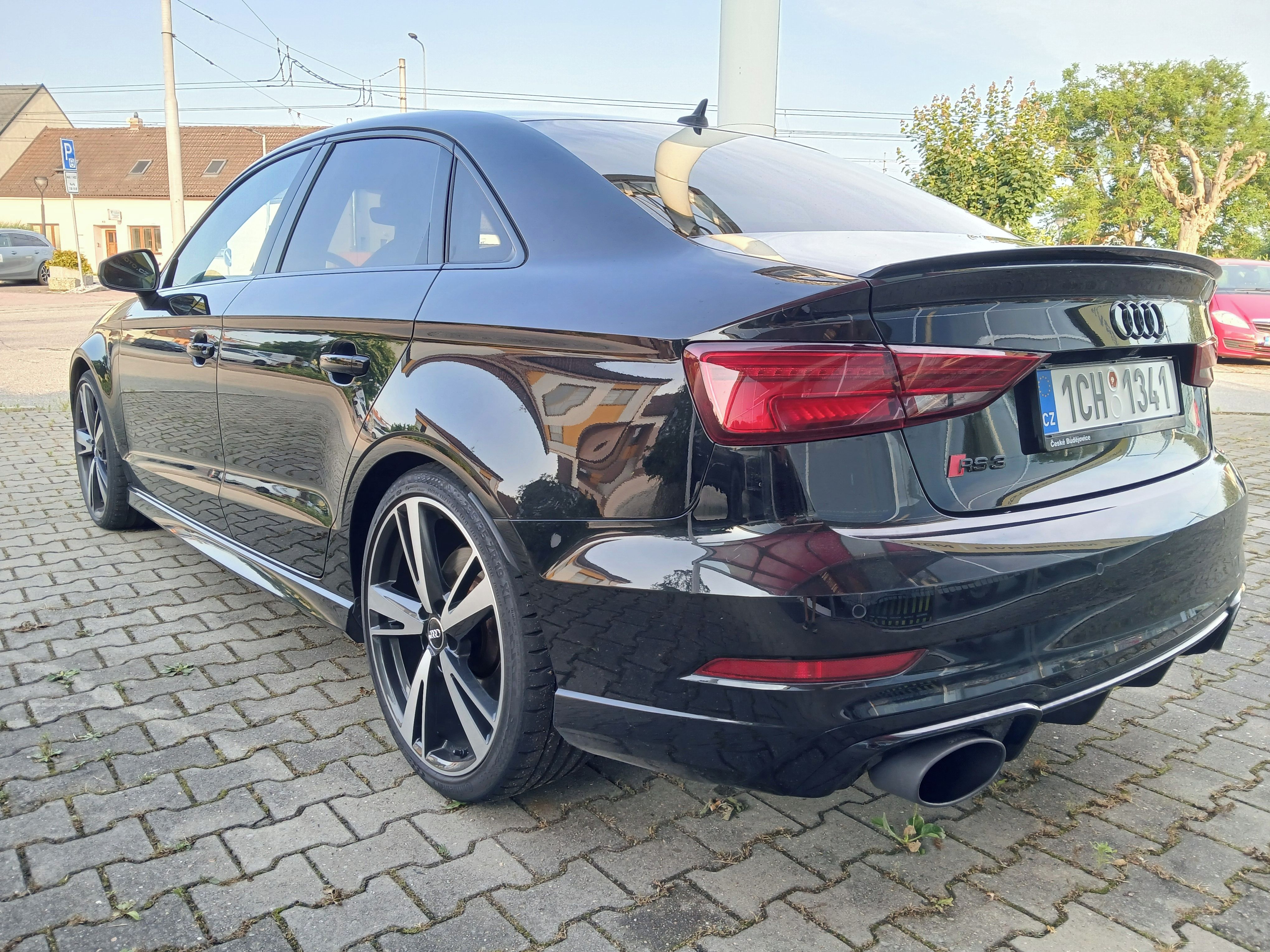 Audi RS3, Sedan, 294kW, max.výbava. - fotka 3