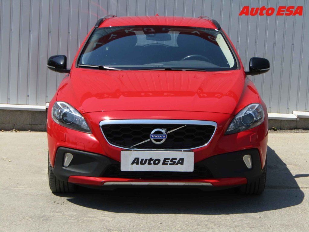 Volvo V40, 2.0 D,ČR - fotka 2