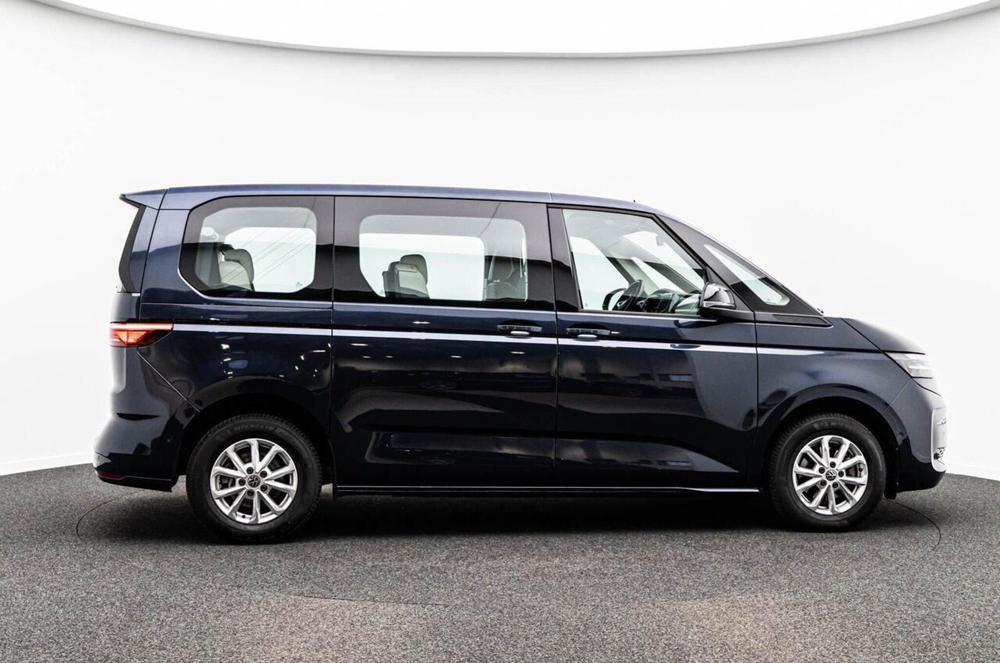 Volkswagen Multivan, TDI LED ACC Taž Kamera 6 míst - fotka 4