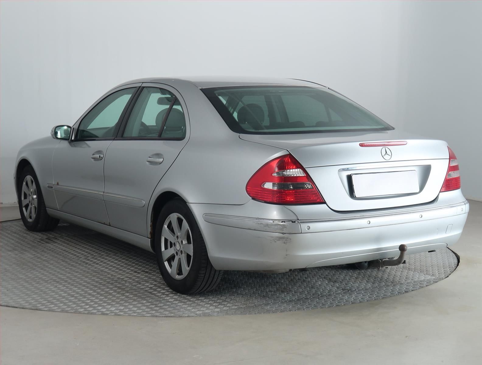 Mercedes-Benz Třídy E, 240, LPG, Automat, Tažné - fotka 4