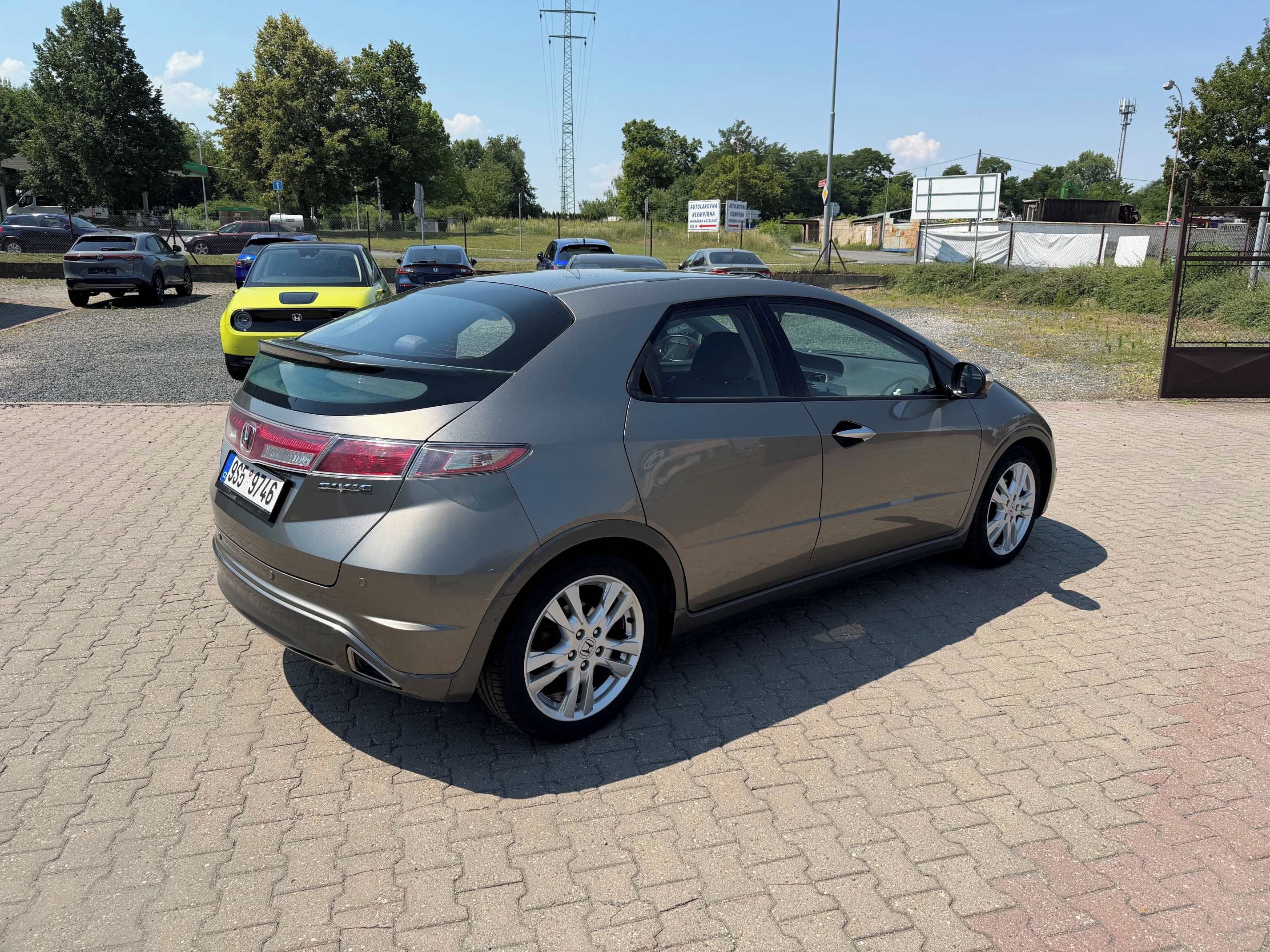 Honda Civic, 1,8 Sport 6MT - fotka 3