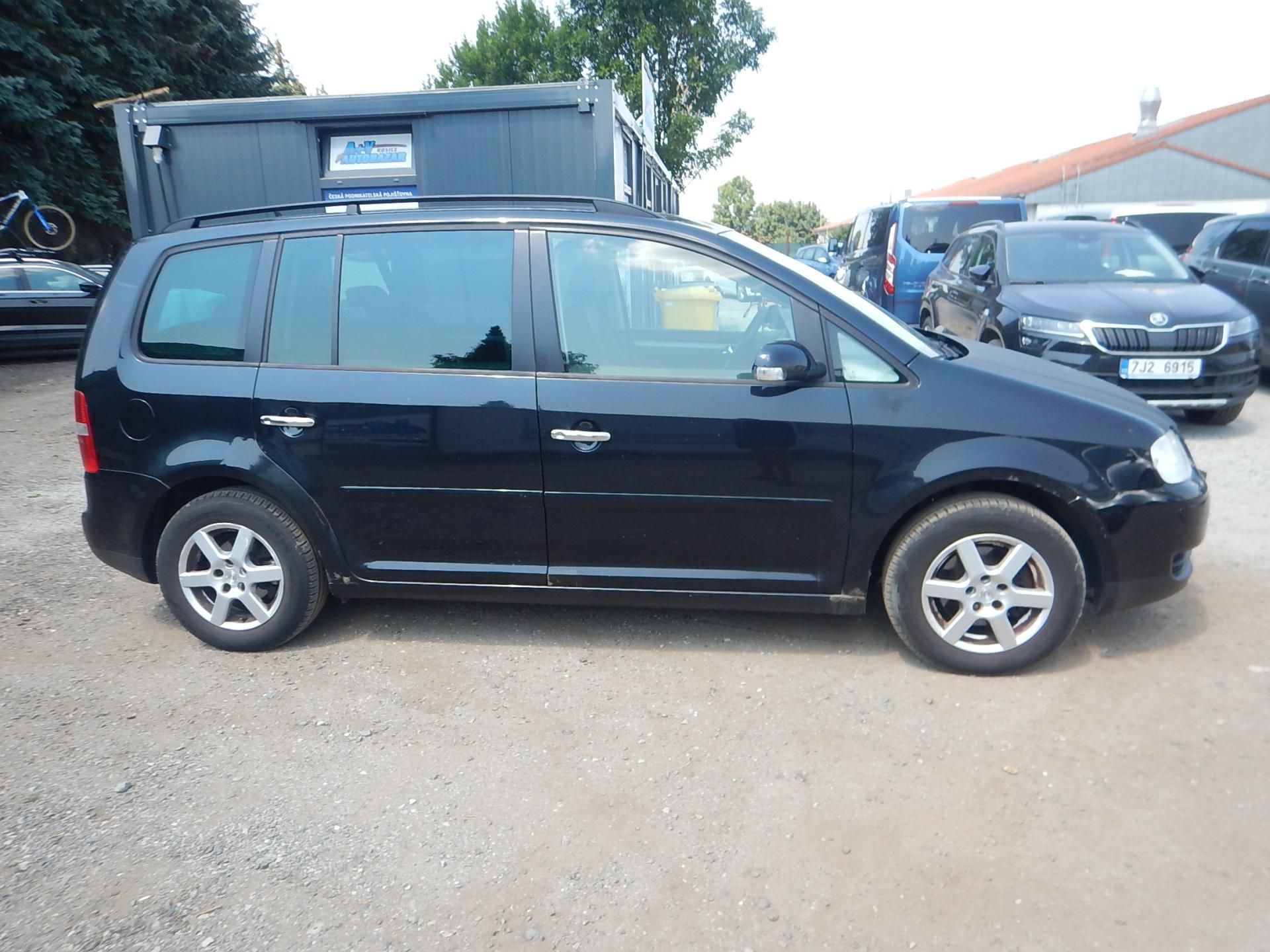 Volkswagen Touran, 1.9 TDI, 7 MÍST, TAŽNÉ - fotka 5