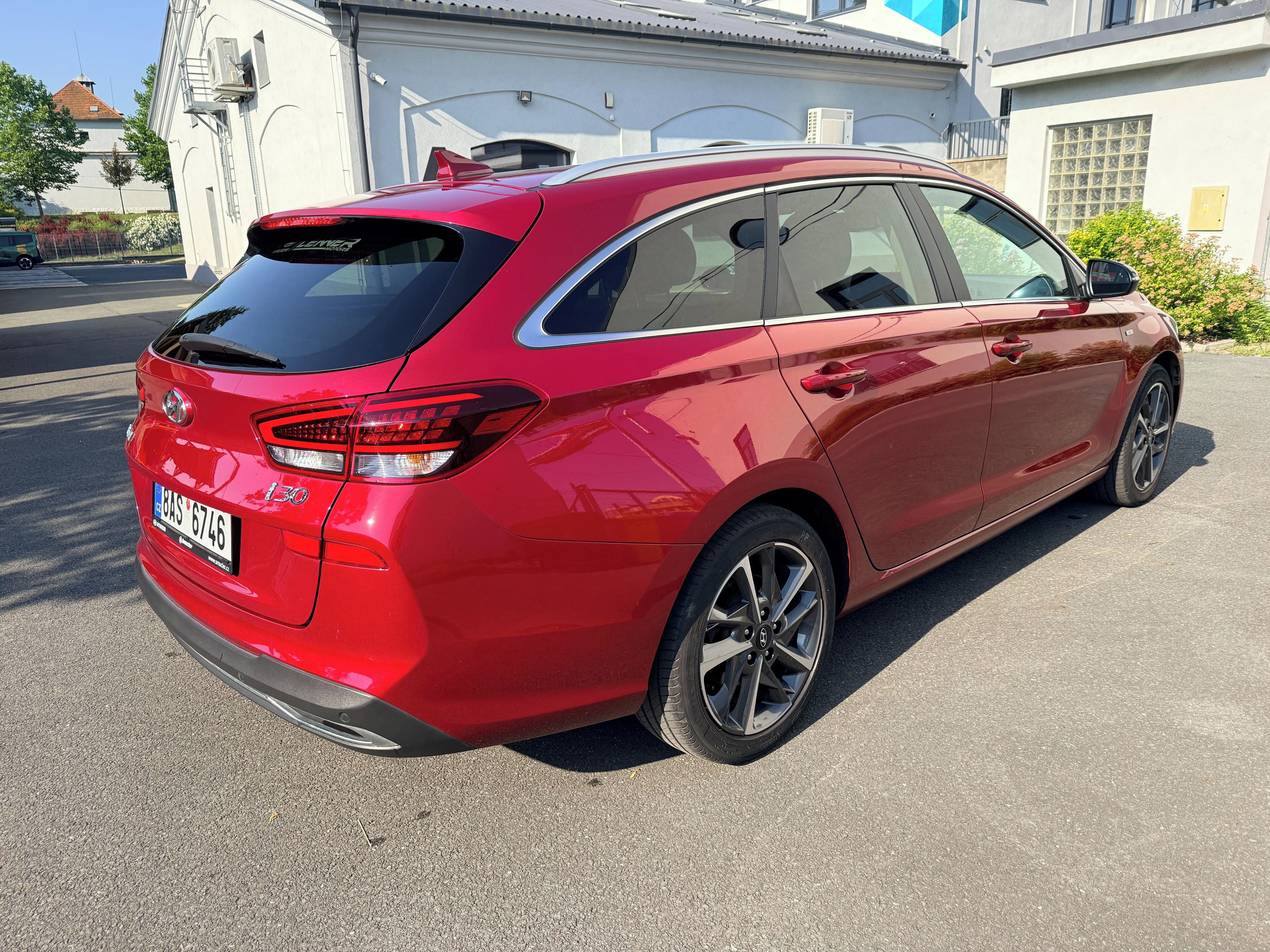 Hyundai i30, 1.5 T-GDI automat - fotka 5