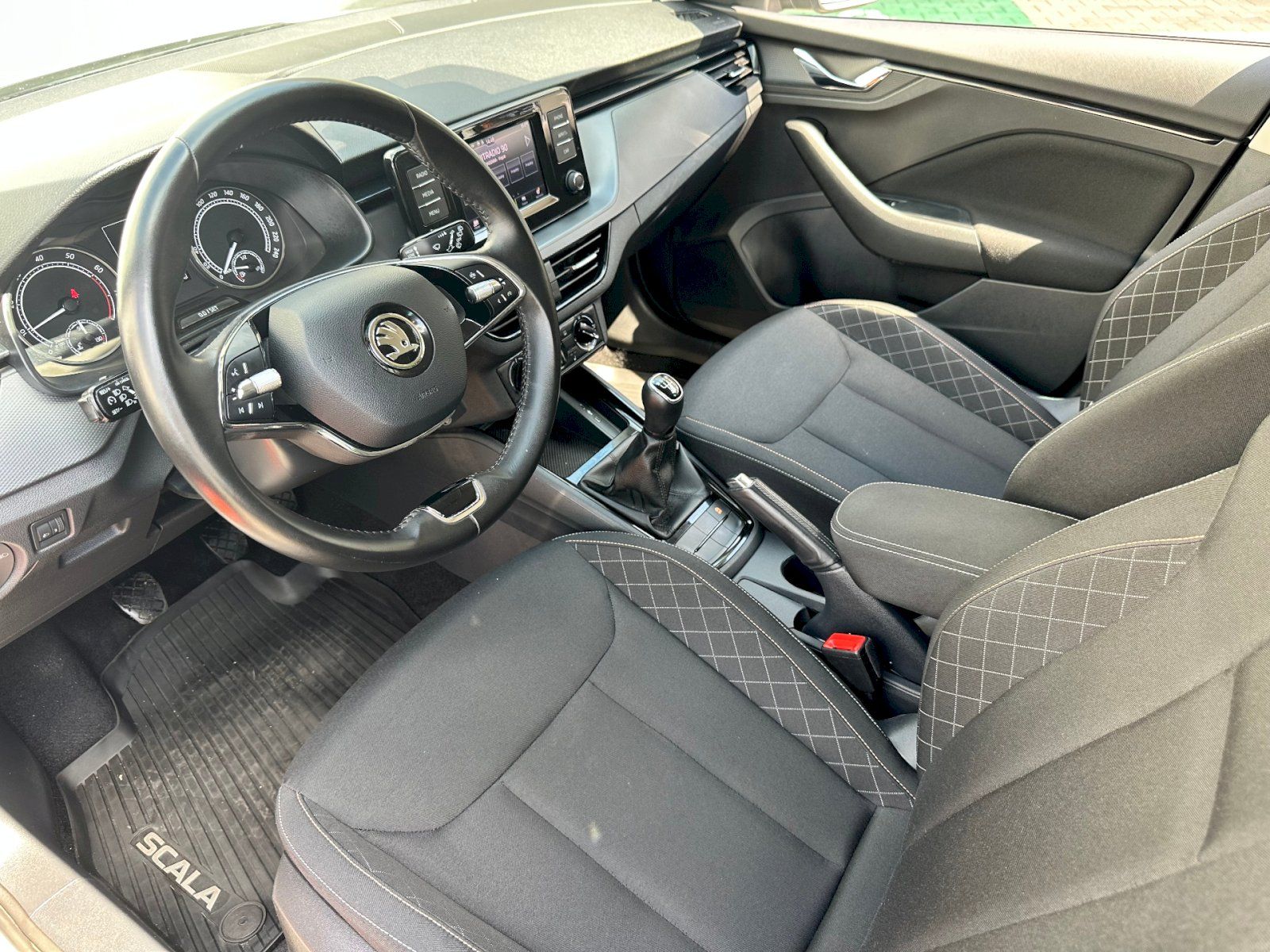 Škoda Scala, 1.0 TSI 81kW Ambition - fotka 6