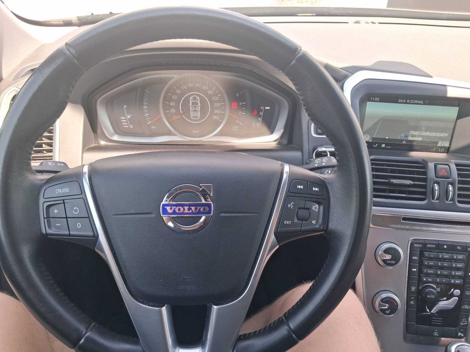 Volvo XC60, D4, 4X4, Automat, Serv.kniha - fotka 3