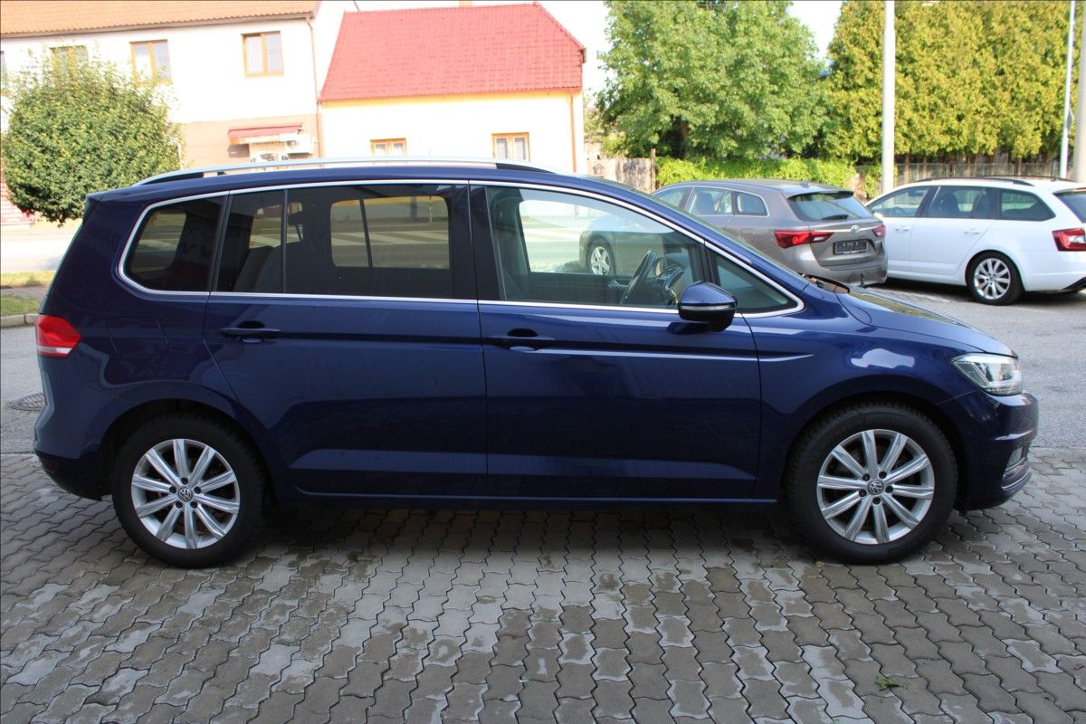 Volkswagen Touran, 1,4 TSI DSG Highline - fotka 3