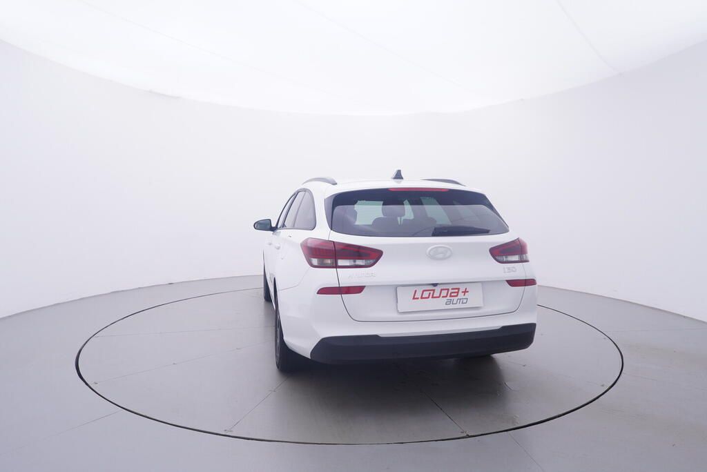 Hyundai i30, Go Czech! 1.5 i 70 kW - fotka 4