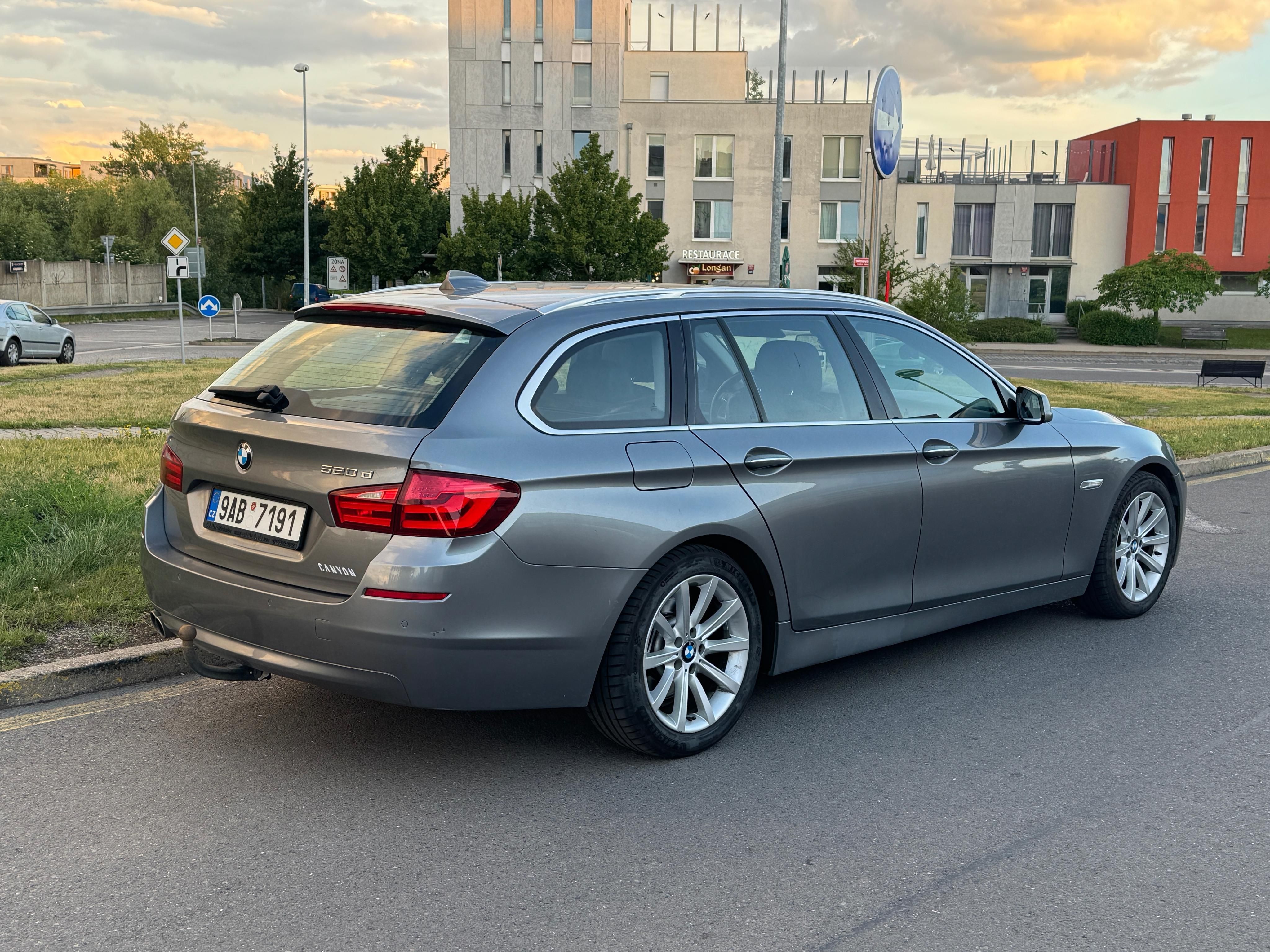 BMW Řada 5, 520d - fotka 6