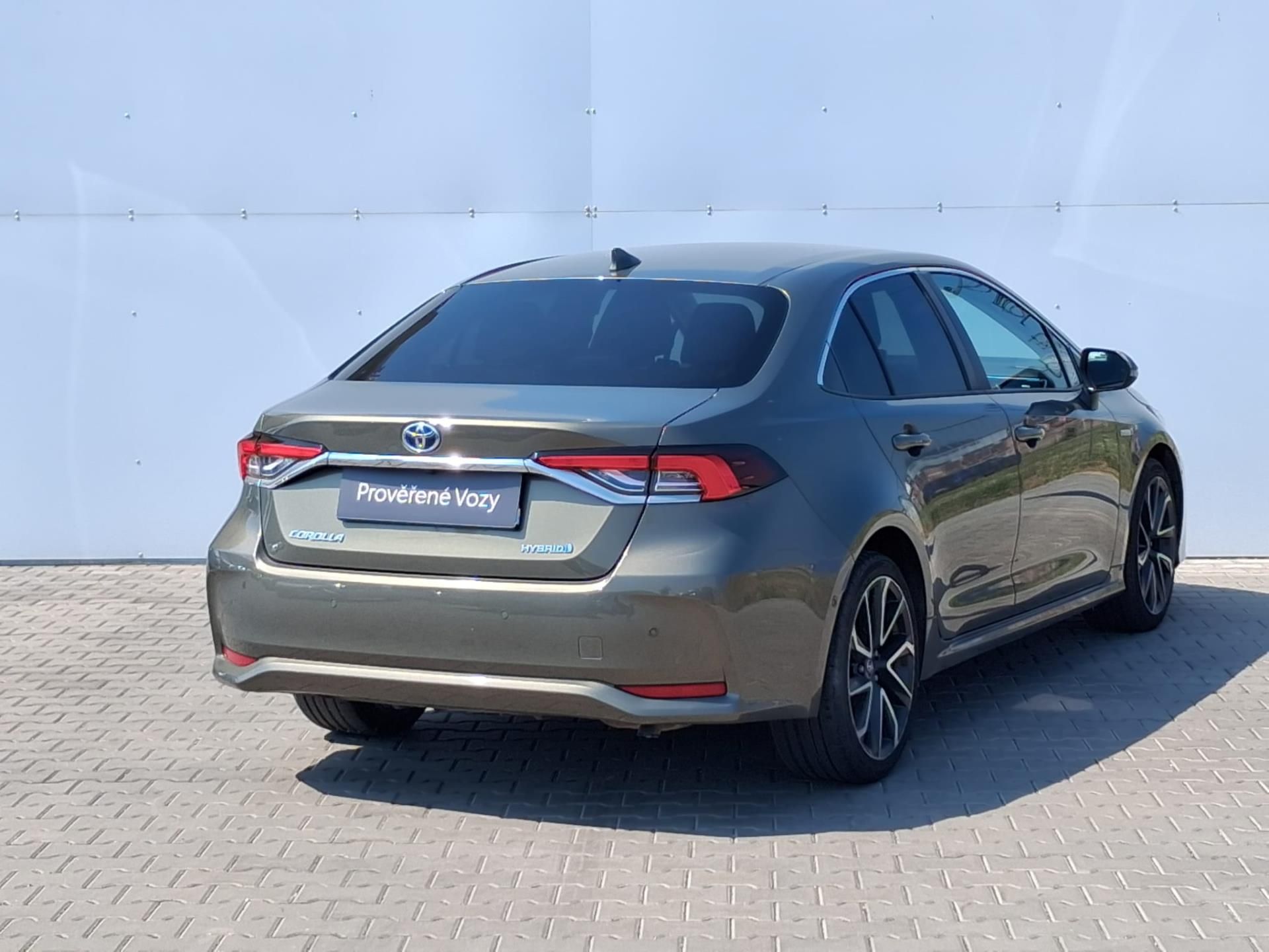 Toyota Corolla, 1.8 HSD e-CVT Executive - fotka 2