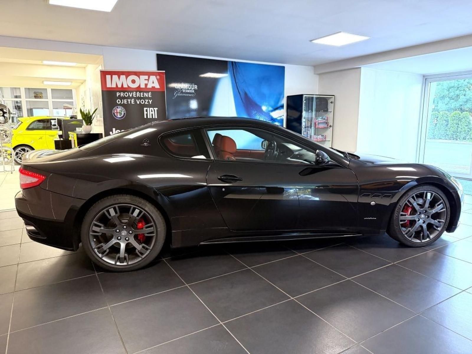 Maserati GranTurismo, 4,7 V8 S F1 440k MC paket - fotka 4