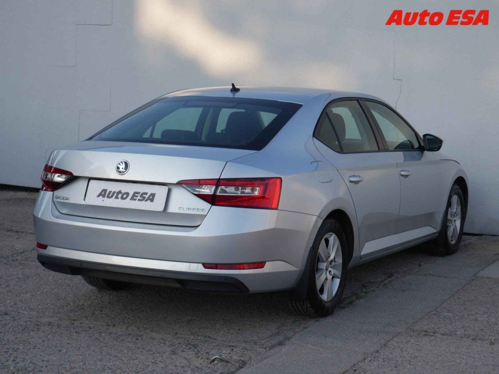 Škoda Superb, 1.4TSi,ČR - fotka 6