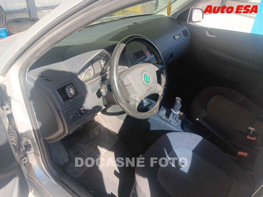 Škoda Fabia, 1.4i SPECIÁLNÍ AUTOMOBIL - fotka 3